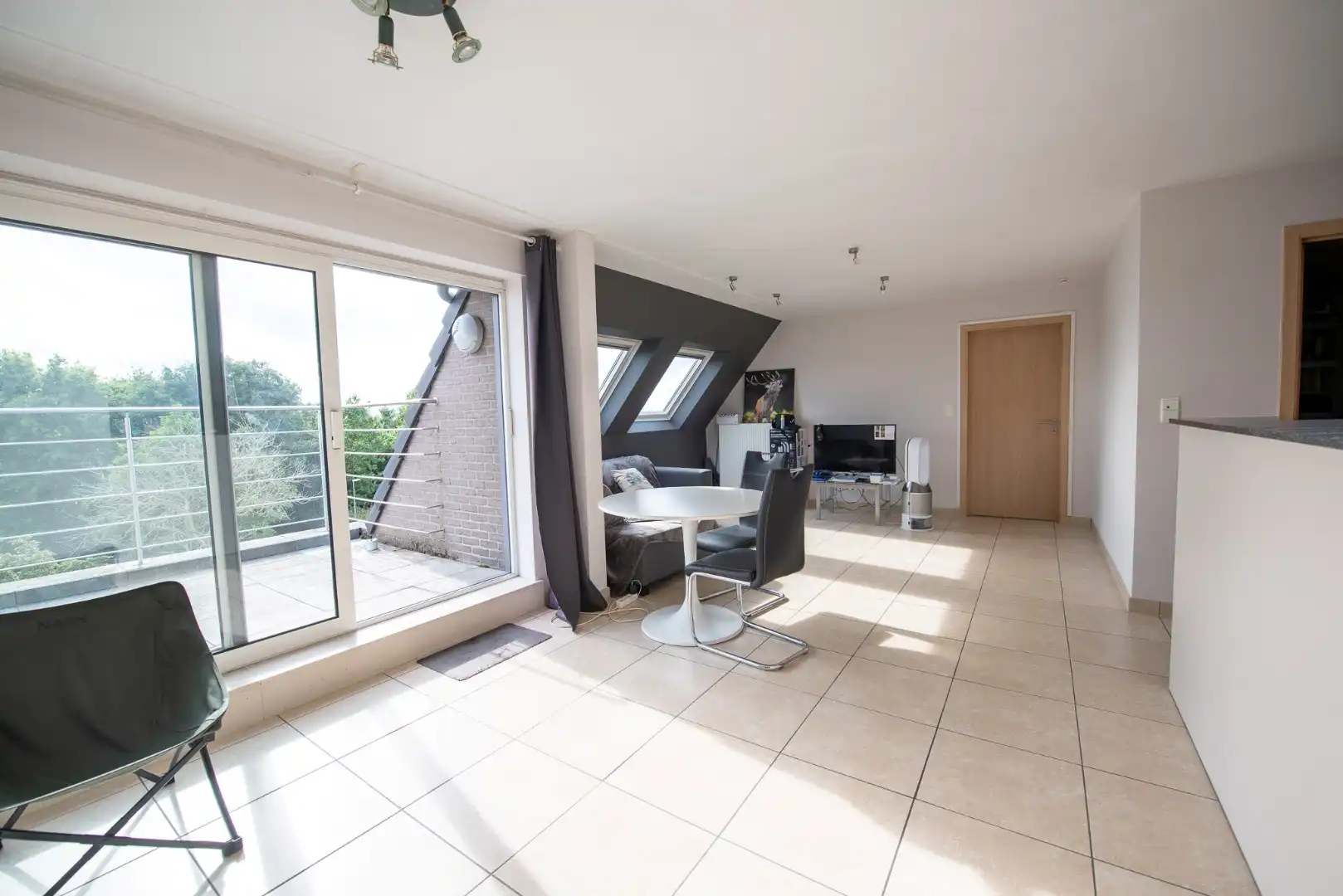 Appartement met één slaapkamer en garagebox te huur foto 2
