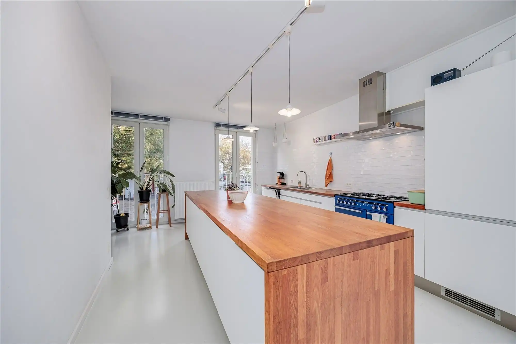 Prachtige woning met 3 slk en groot terras aan een zonnig plein foto 7