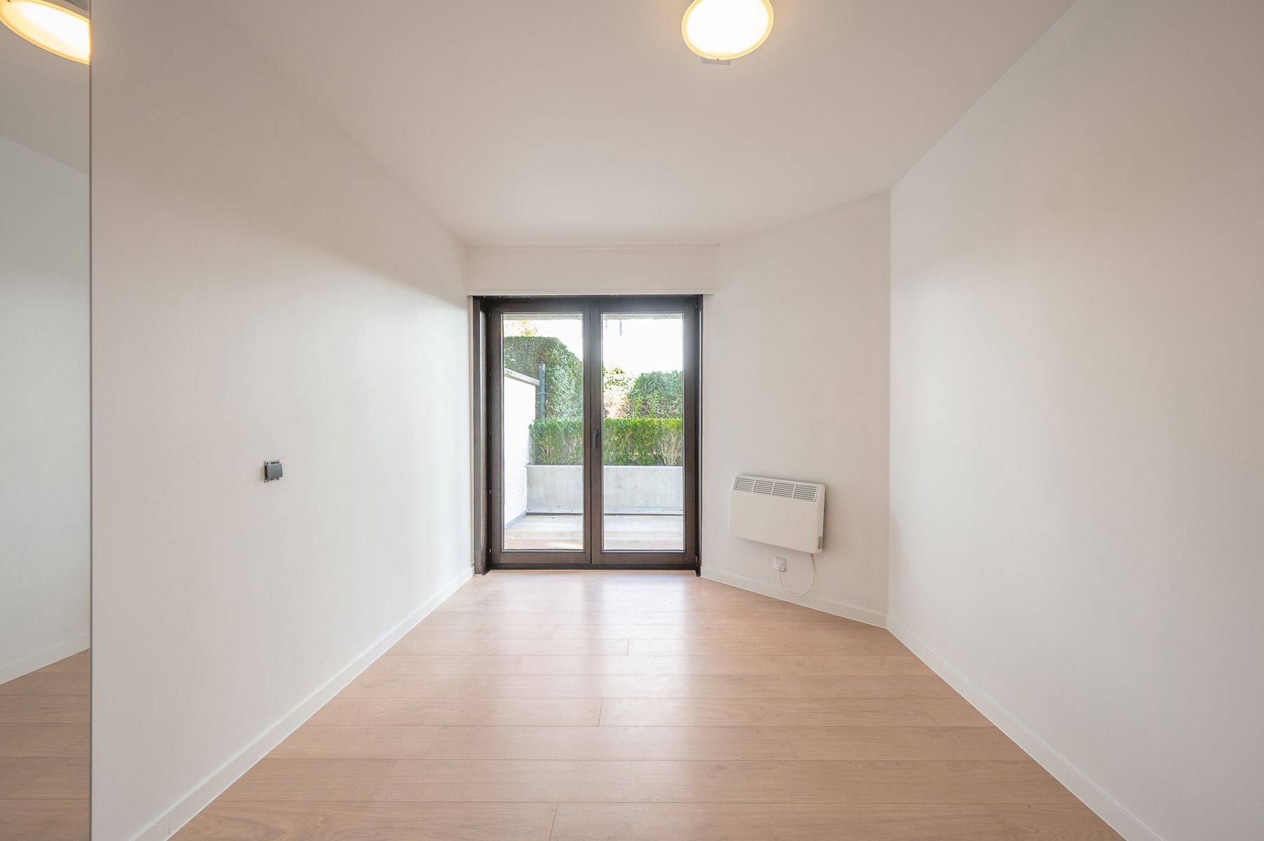 Ongemeubeld, hoekappartement nabij het Albertplein  foto 11
