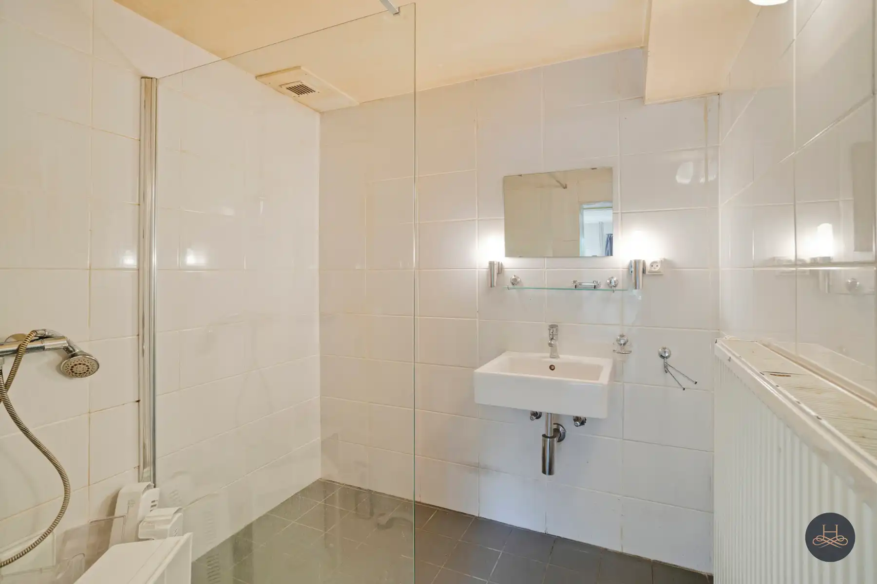Landelijke laagbouw woning met mooie tuin foto 21