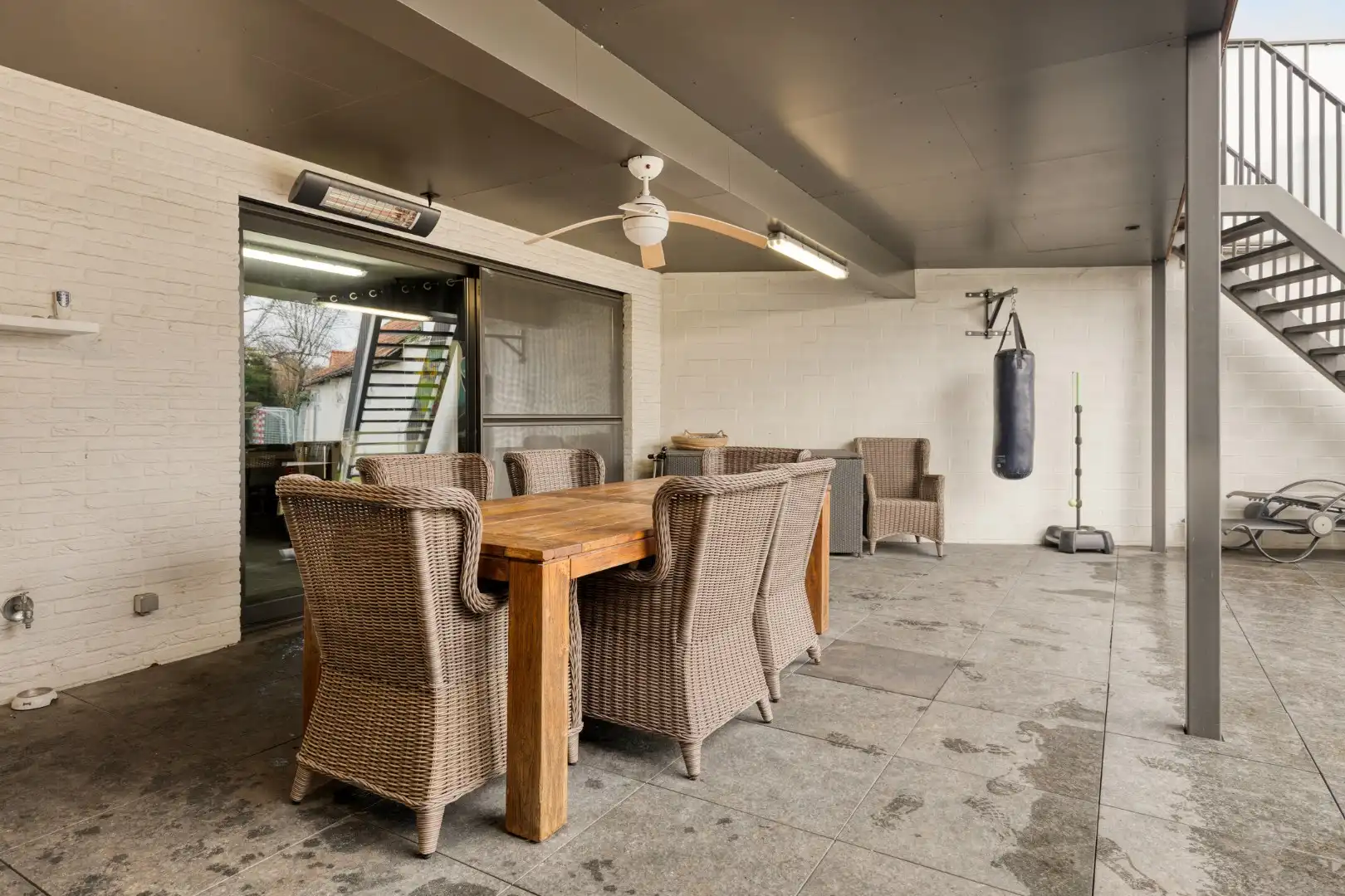 Instapklare bel-etagewoning met dubbele garage en tuin in het centrum van Retie foto 37