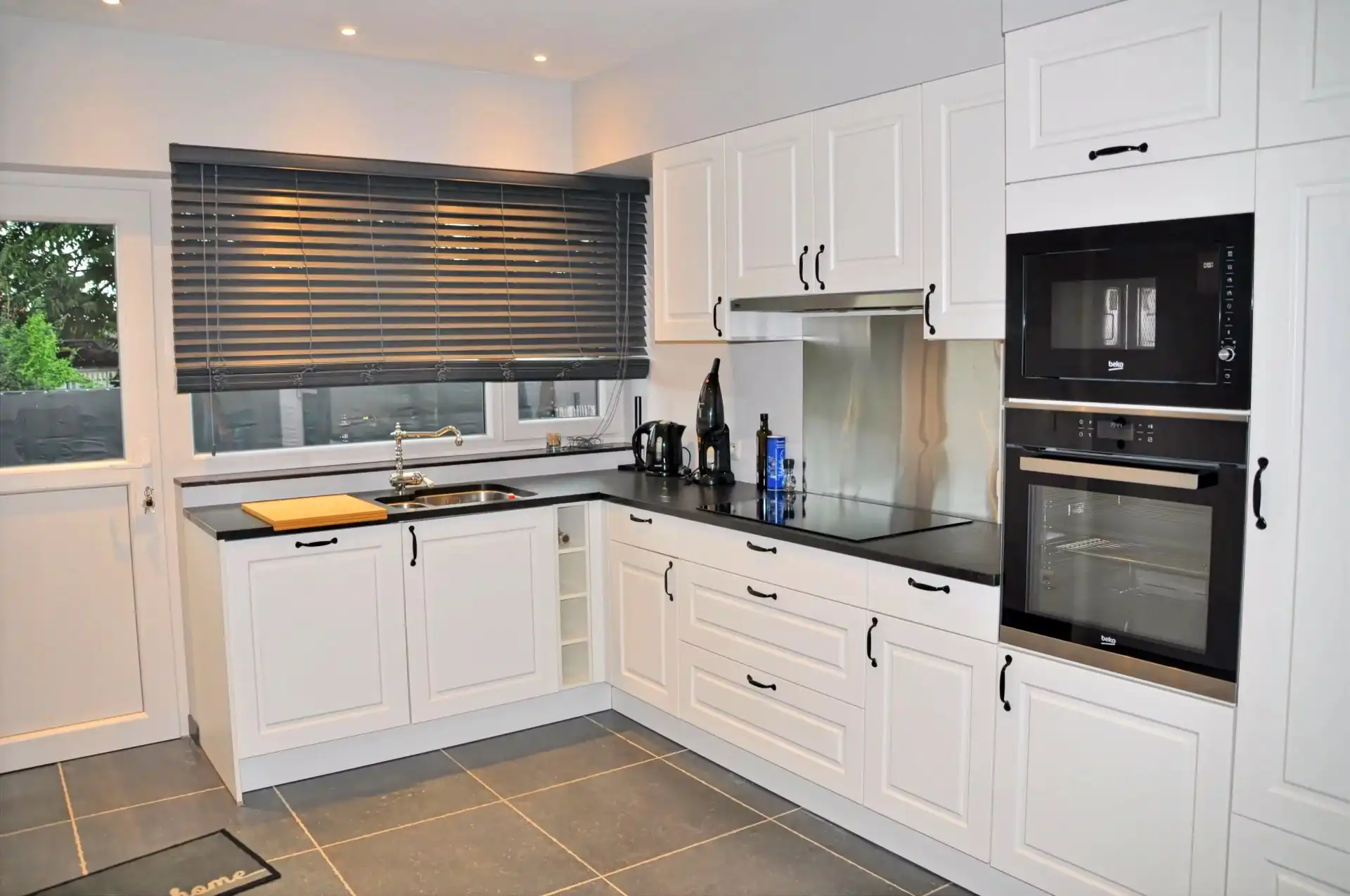 TIJDLOZE GERENOVEERDE WONING MET 2 SLPK’S IN RUSTIGE BUURT IN VELDWEZELT foto 7