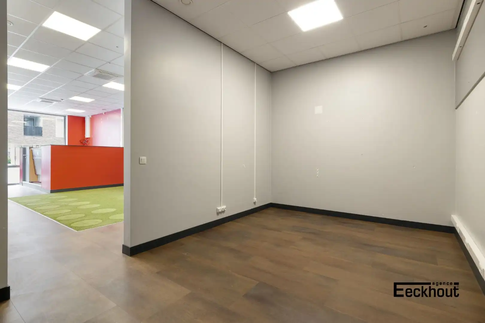 Commerciële handelsruimte van 106 m² op toplocatie in Oostende foto 6