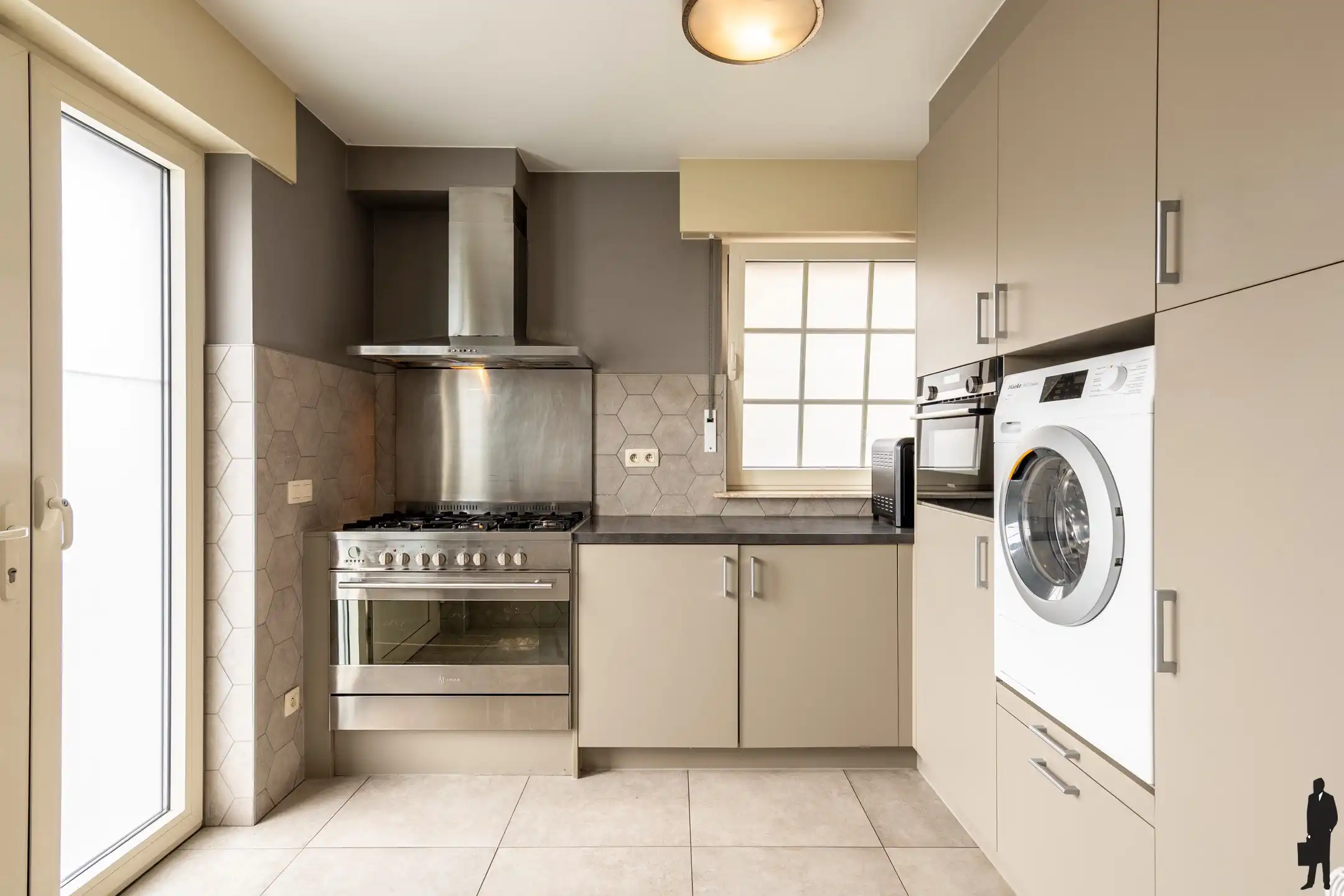 Recente villa met 6 slpks. te Lommel nabij Nederlandse grens foto 2