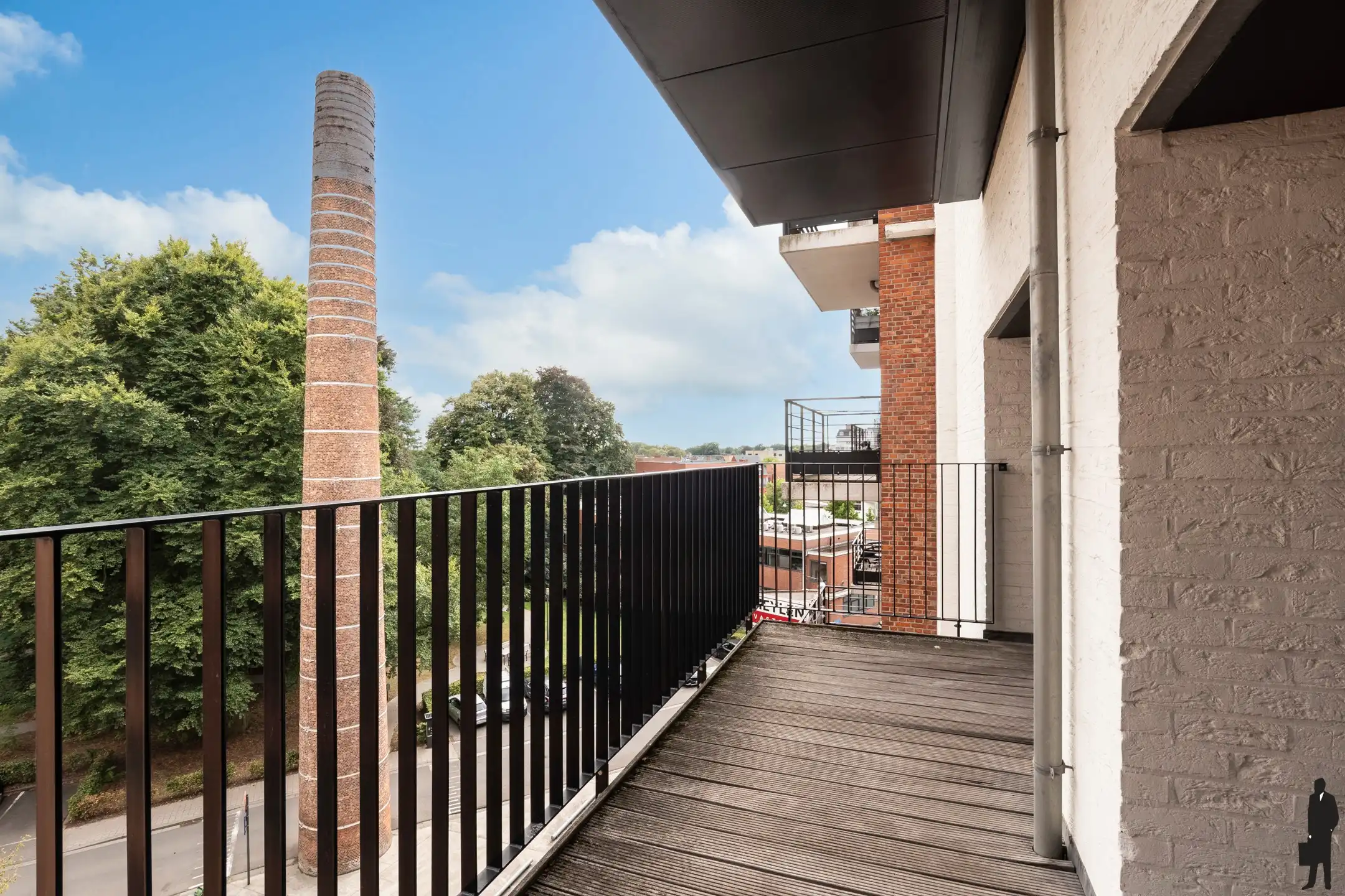 Instapklaar kantoor met terras en parking in Turnhout foto 12