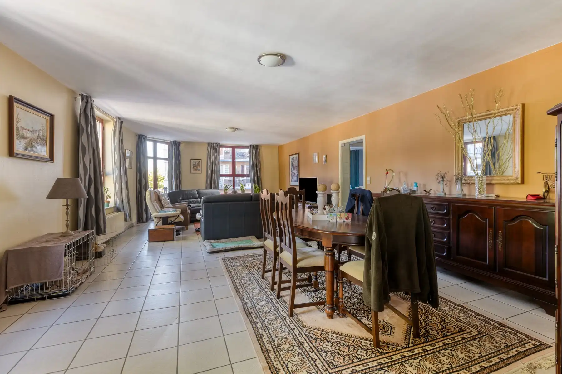 Building van drie appartementen op wandelafstand van het commercieel centrum foto 4