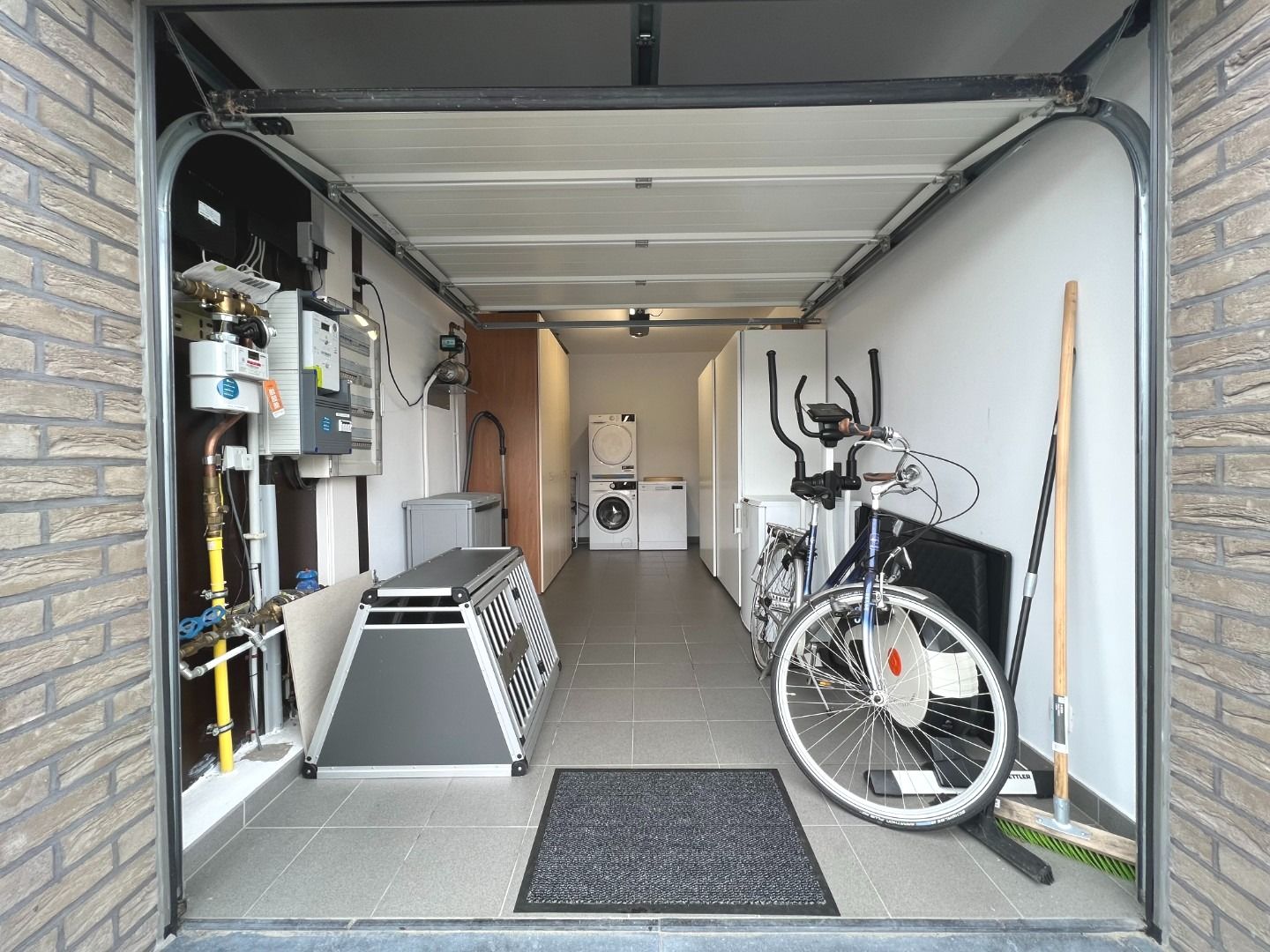 3 slaapkamer woning met tuin en garage foto 9