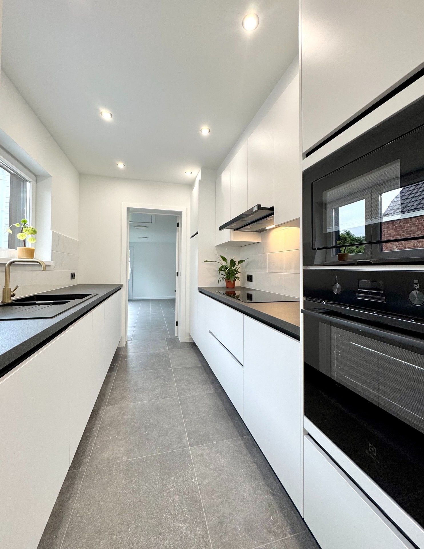 TIJDLOOS GERENOVEERDE HALFOPEN WONING OP 370 m² foto 22