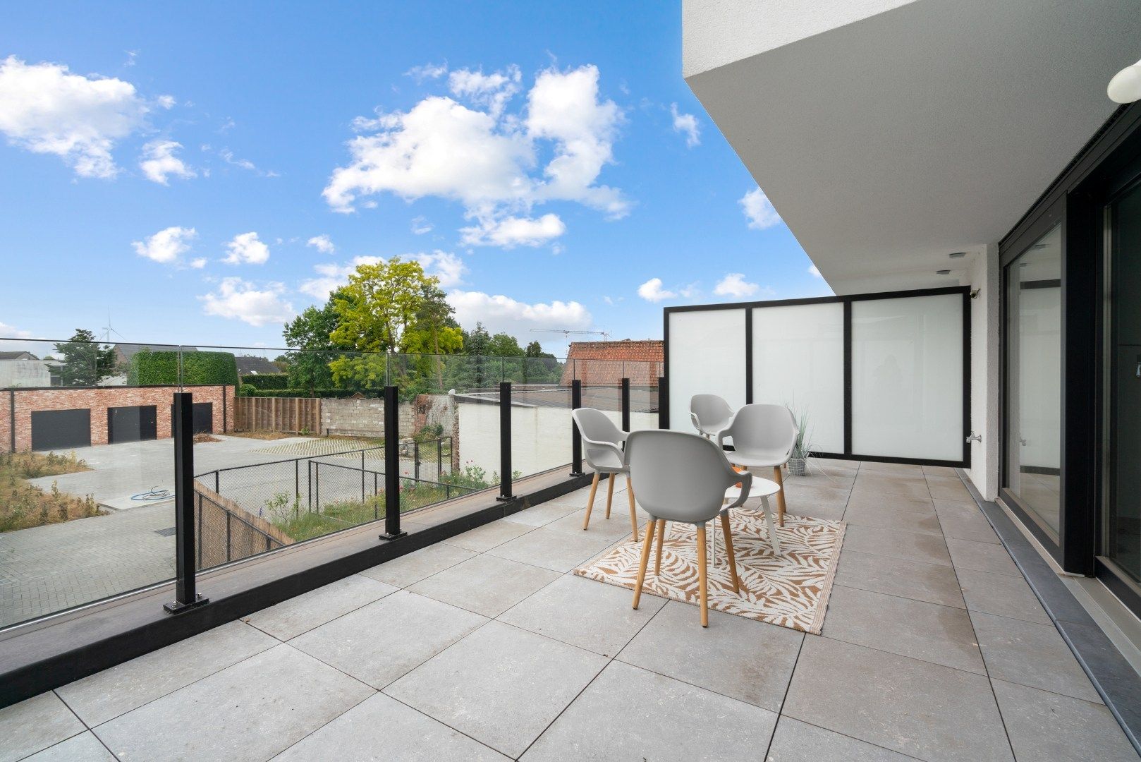 PRACHTIG AFGEWERKT APPARTEMENT foto 6