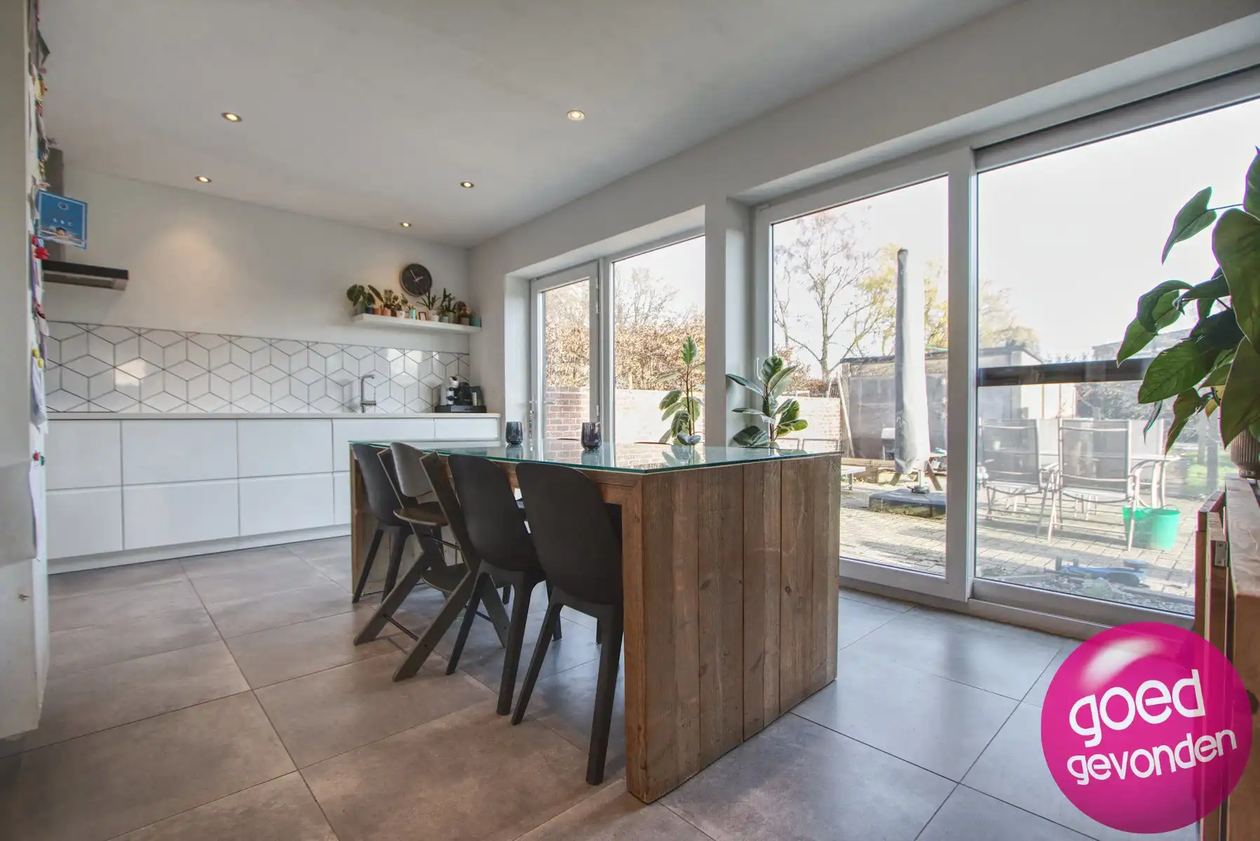 WONING - GERENOVEERD - 4 SLK - TERRAS - TUIN - PARKING foto 12