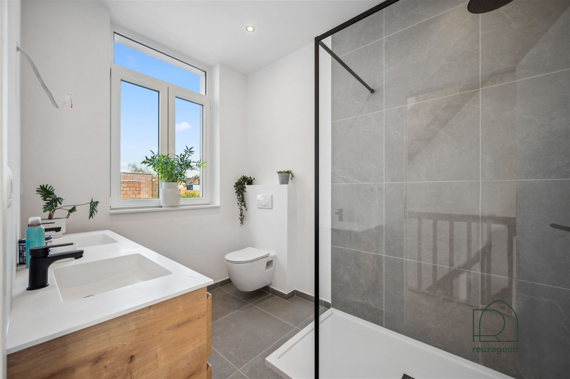 Instapklare, volledig gerenoveerde woning met 3 slaapkamers foto 14