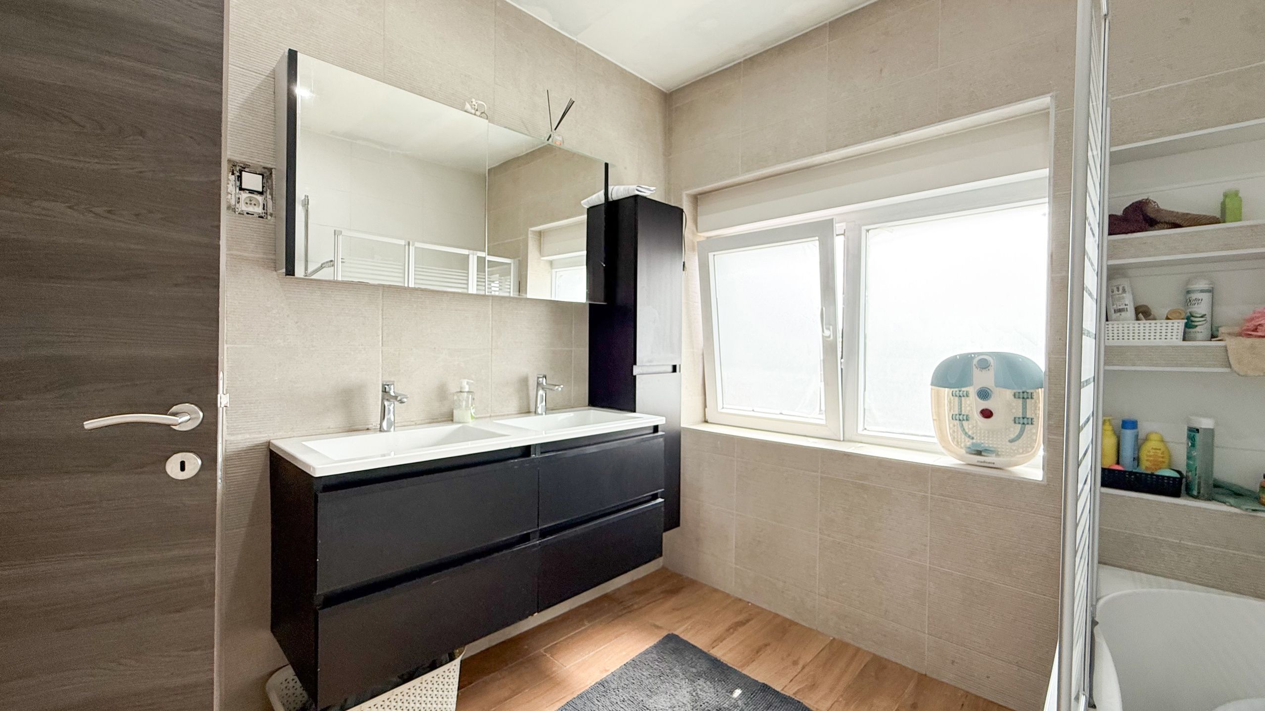 Woning met handelsruimte en 203 m² woonopp. te Houthalen! foto 32