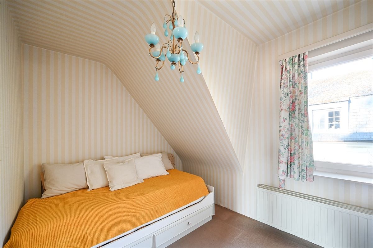 Mooie villa met veel potentieel in de populaire wijk "De Sterre"

 foto 24