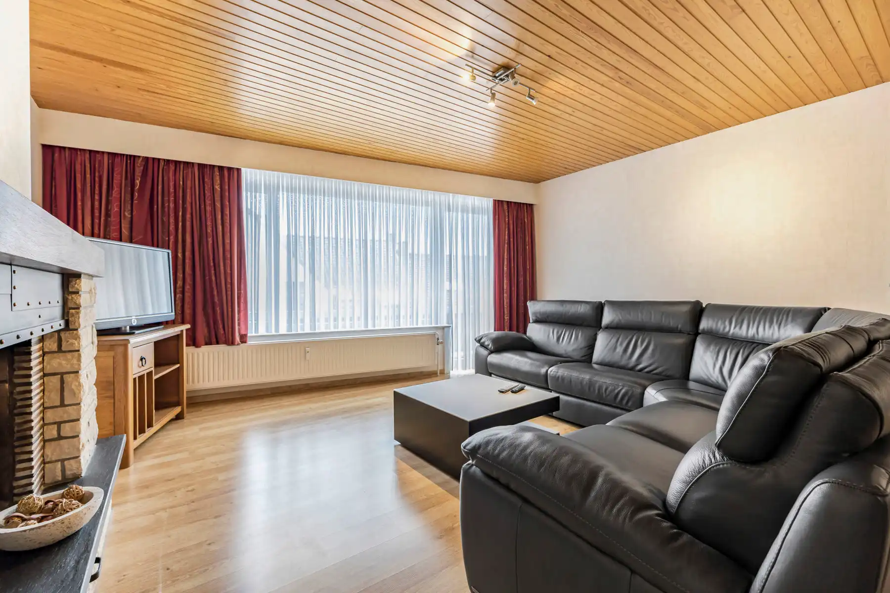 Goed gelegen appartement met 2 slaapkamers en bureau foto 7