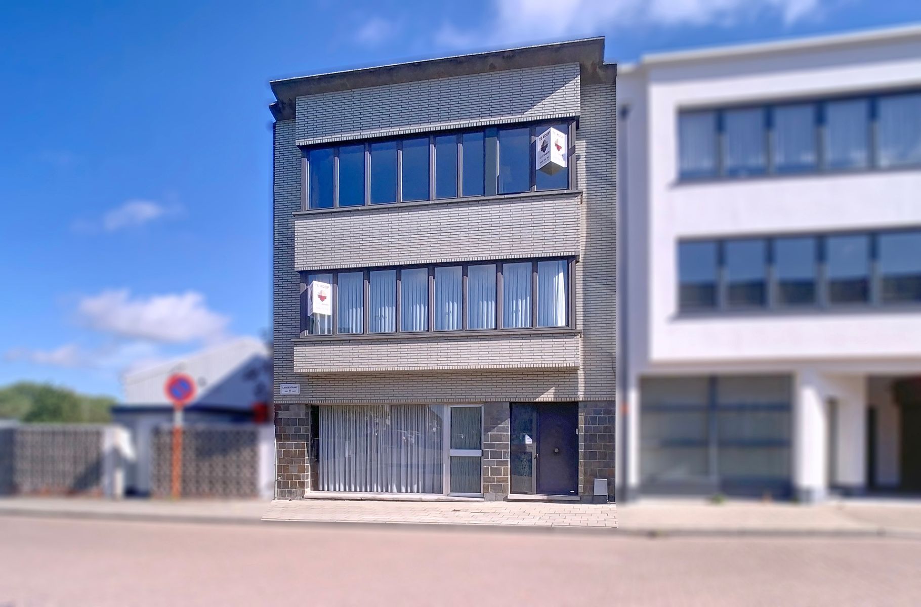 Hoofdfoto van de publicatie: Zéér ruime én Karaktervolle Woning met 3 SLPK én tuin!