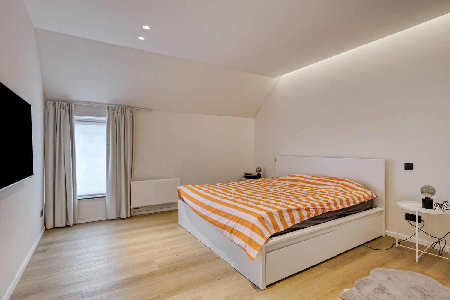 INSTAPKLARE, VOLLEDIG VERNIEUWDE WONING, IN HET HART VAN ASSENT! foto 17