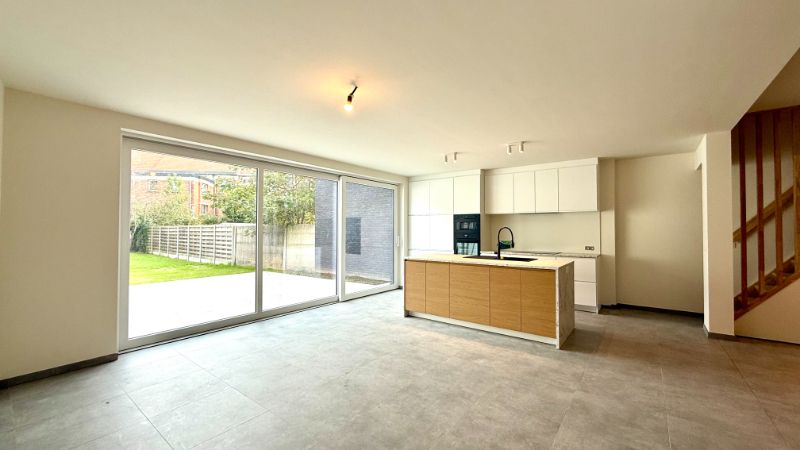 Prachtige vernieuwbouwwoning aan het water in hartje Deinze foto 7