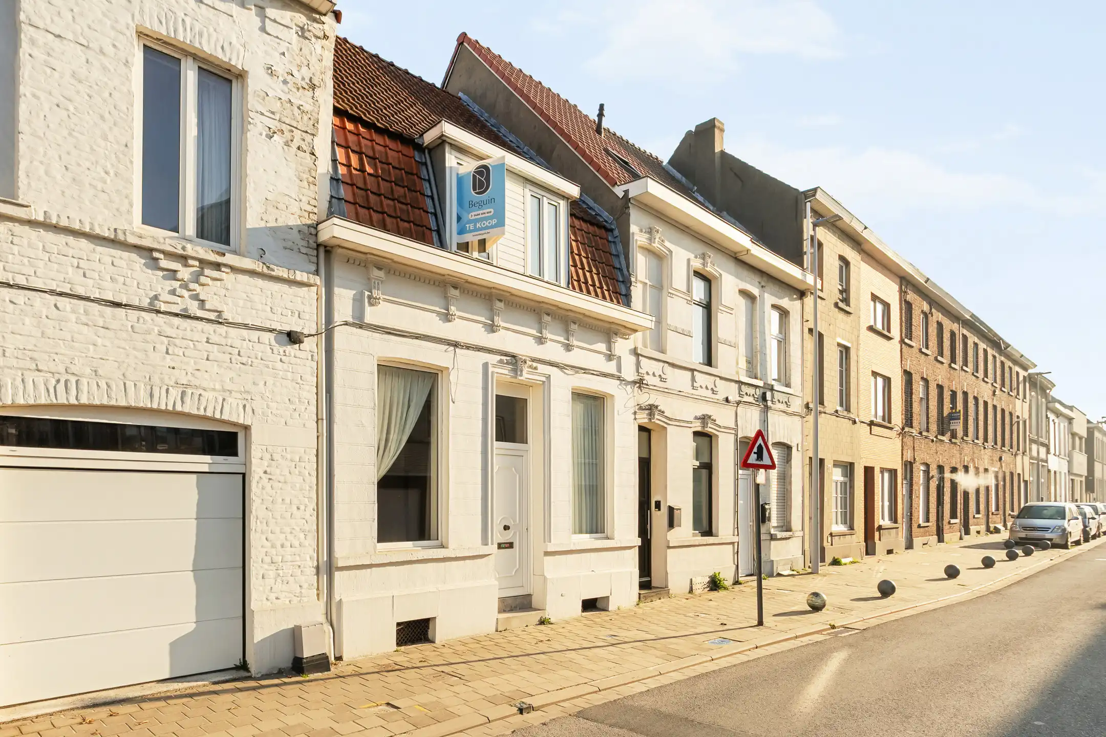 Topgelegen op te frissen woning met 5 slk en handige garage foto {{pictureIndex}}