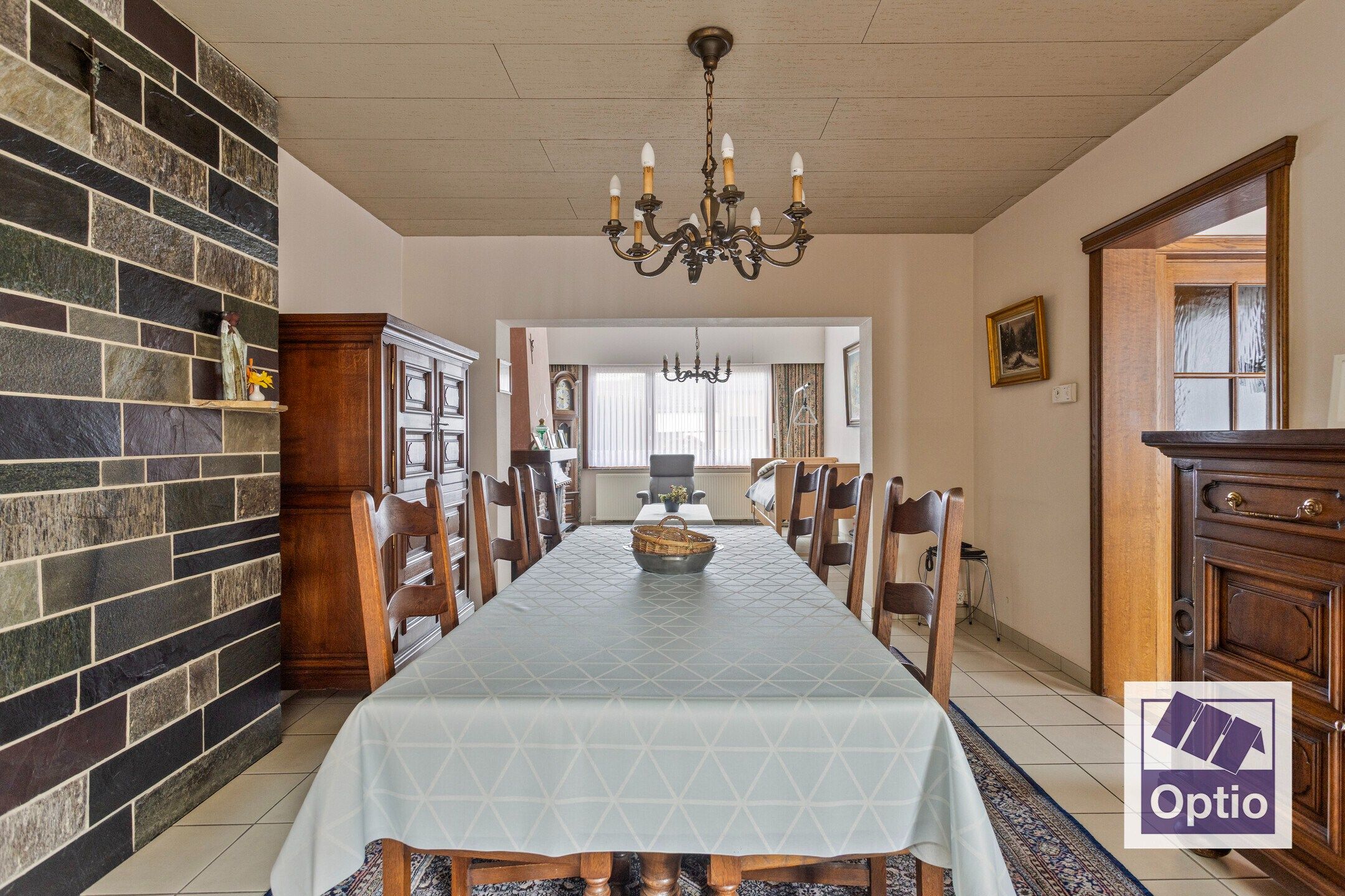 Woning met 5 slaapkamers en grote tuin. foto 13