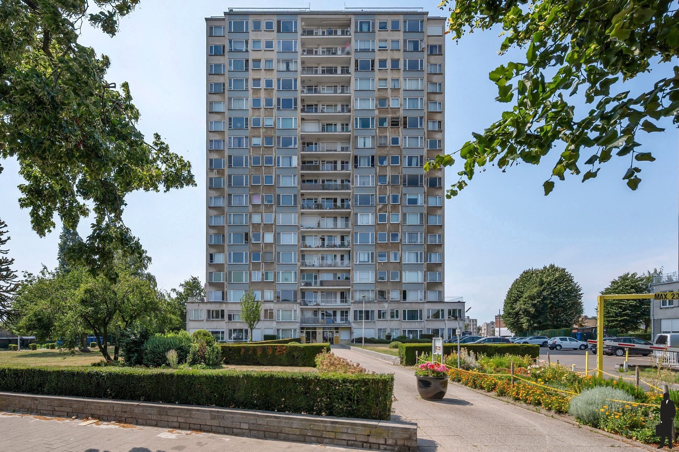 Gerenoveerd 2 slaapkamer appartement met loft-feeling, panoramisch uitzicht en vlakbij de stad!  foto 15