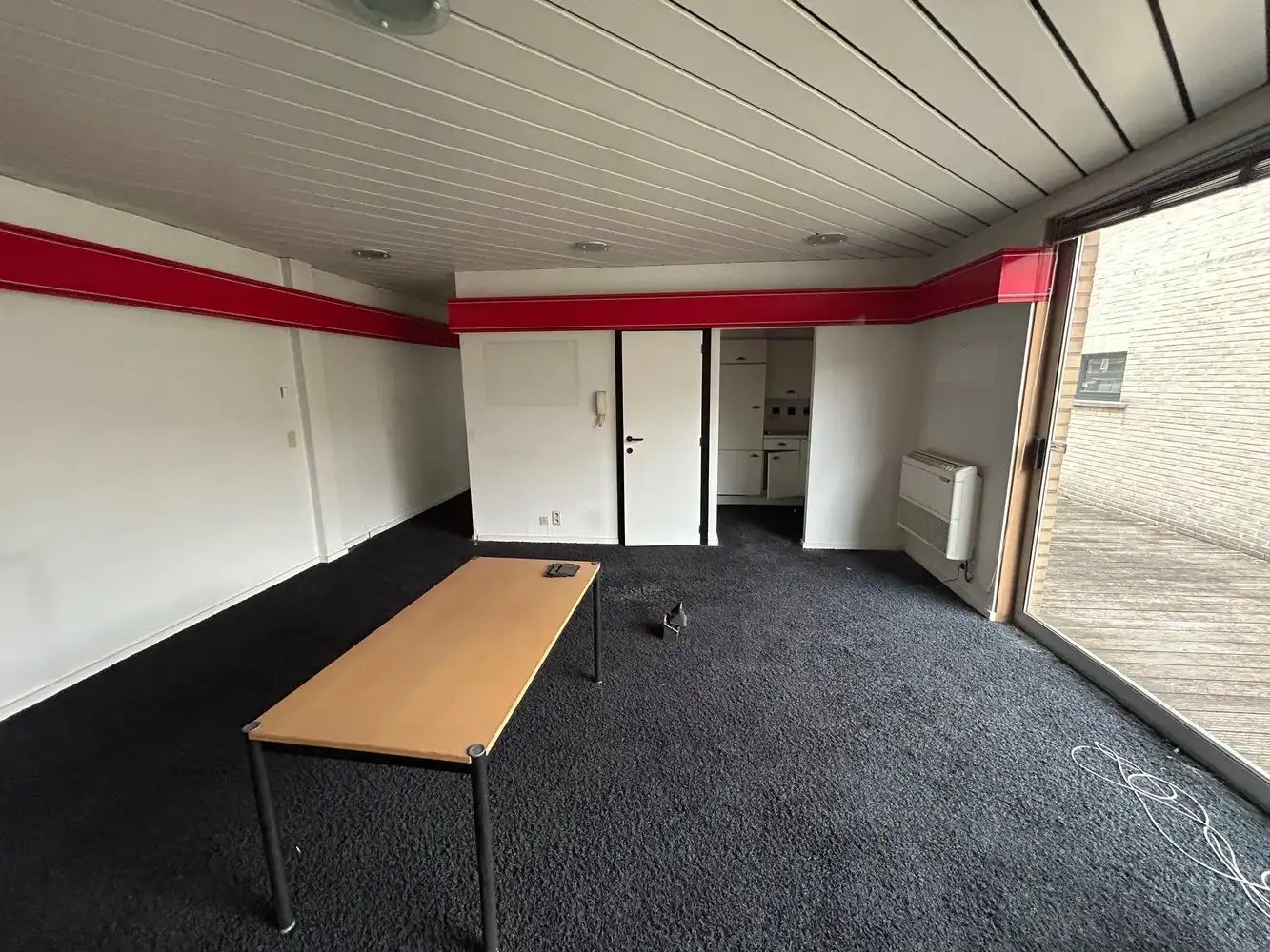 Uitstekend gelegen handelsgelijkvloers naast Polykliniek AZ Monica te koop in Antwerpen, Blancefloerlaan 151 foto 6