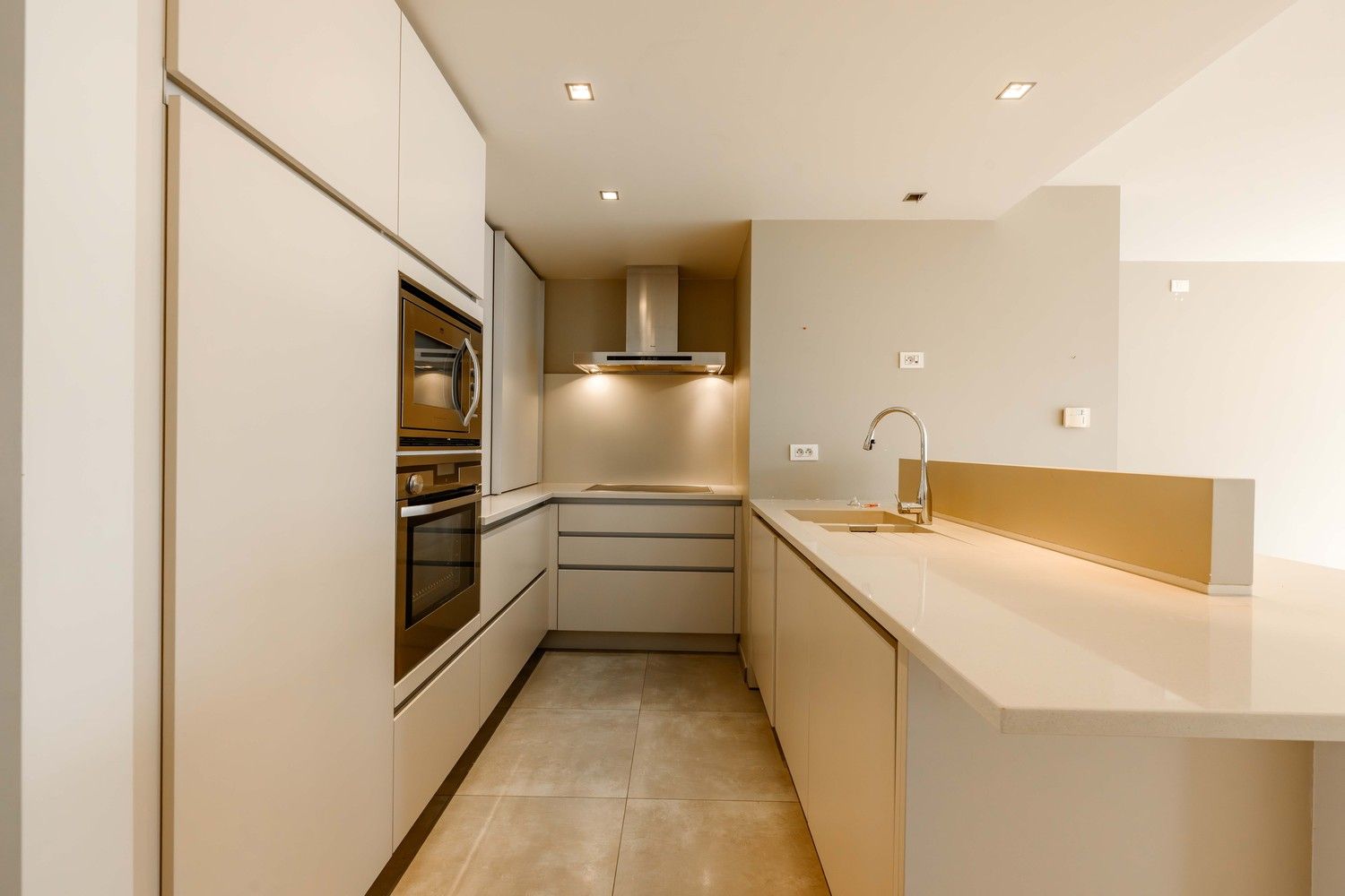 Instapklaar appartement te Ruiselede. foto 7