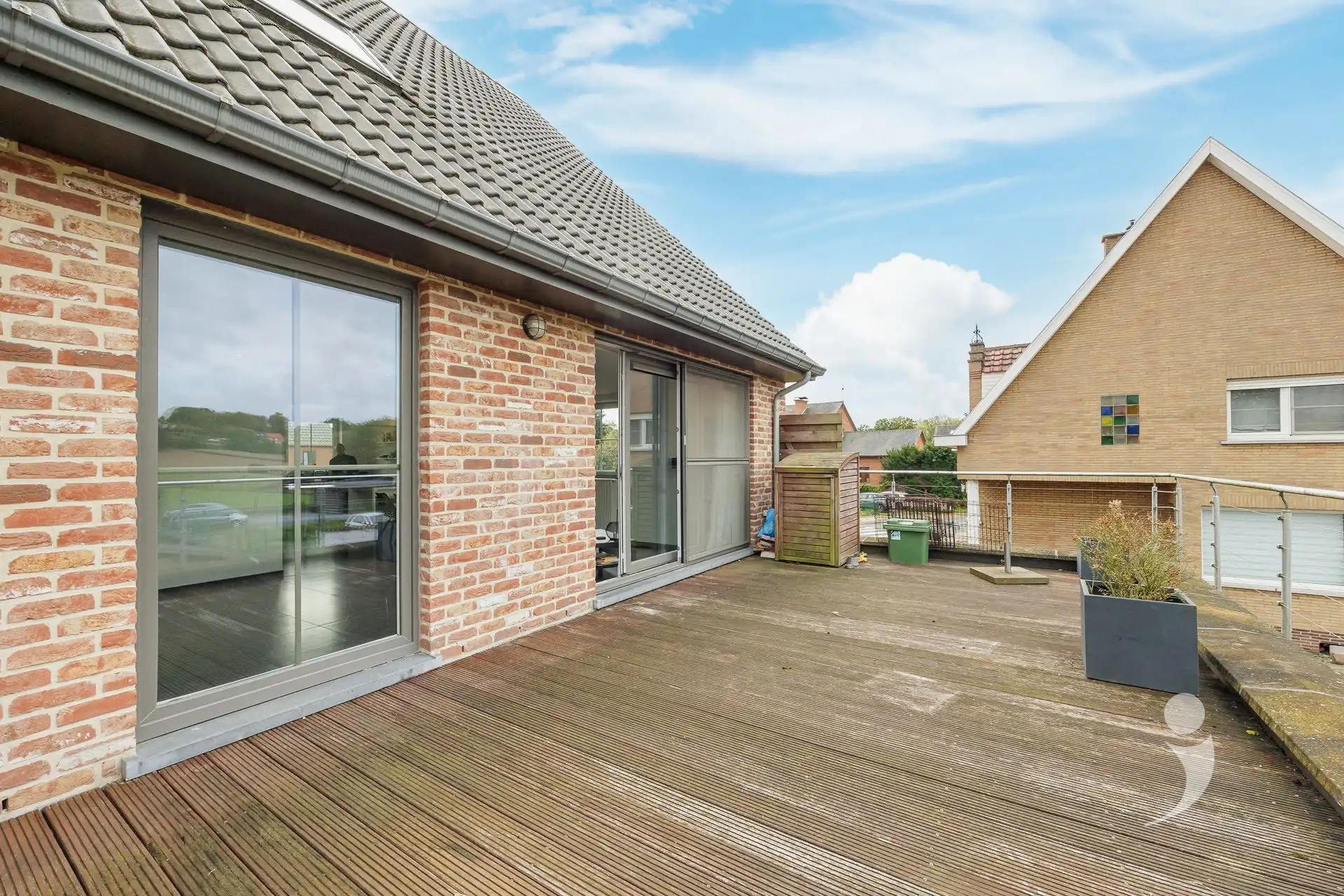 Bijzonder ruim appartement met prachtig vergezicht foto 8