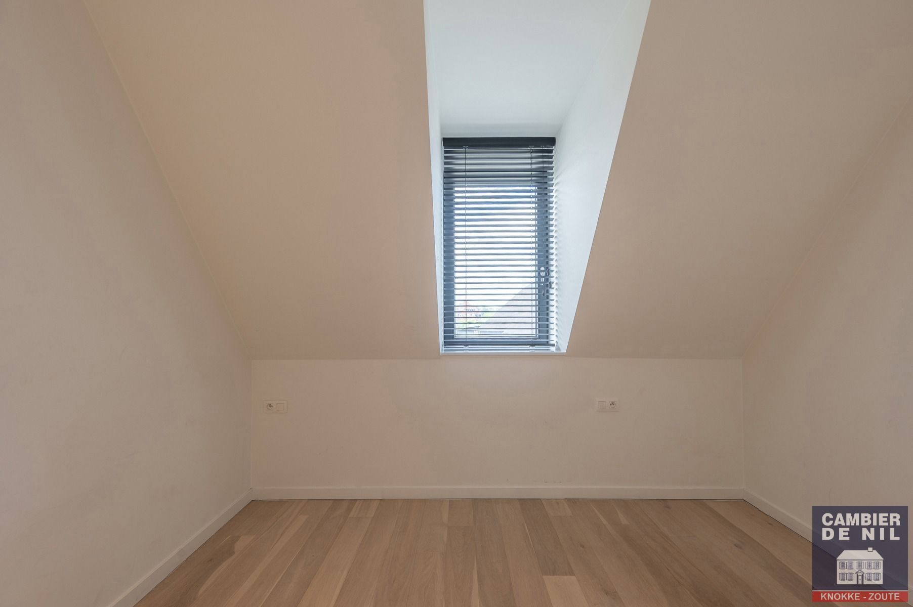 Recent, ongemeubeld 2 SK-appartement in Duinenwater  foto 11