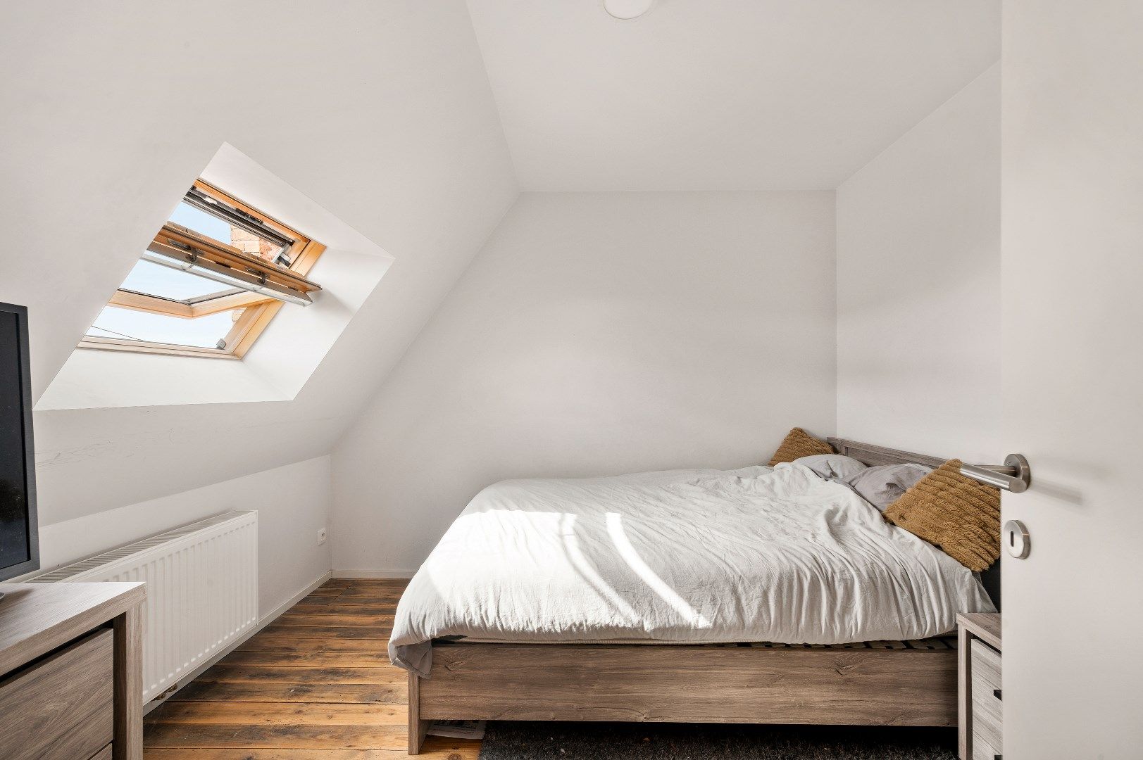 Smaakvol gerenoveerde woning met 3 slaapkamers en tuin. foto 8
