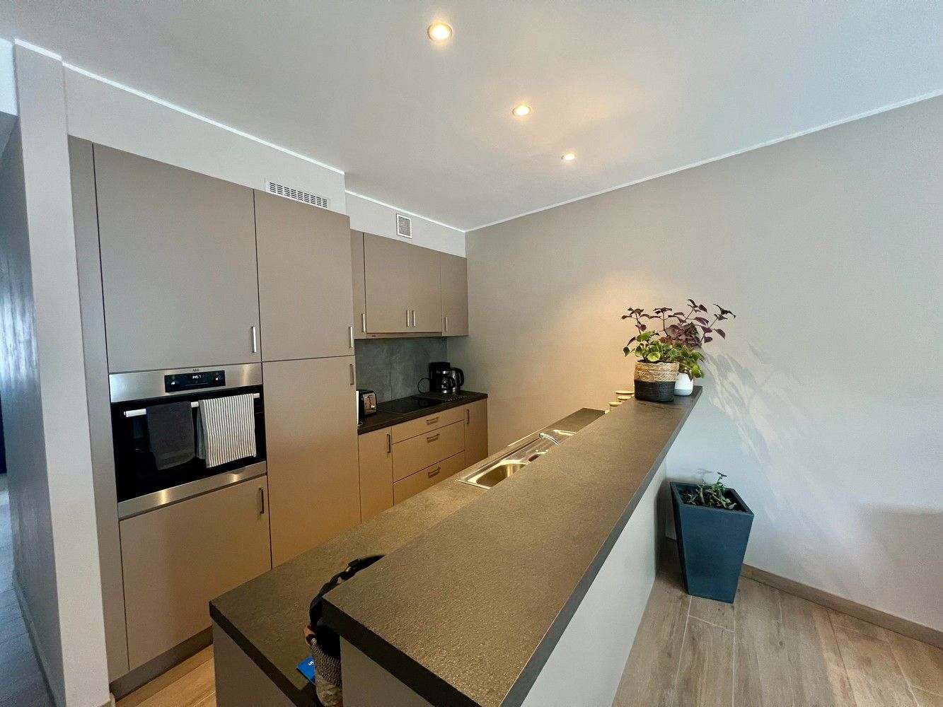 Prachtig nieuwbouwappartement met 2 slaapkamers en autostaanplaats! foto 5