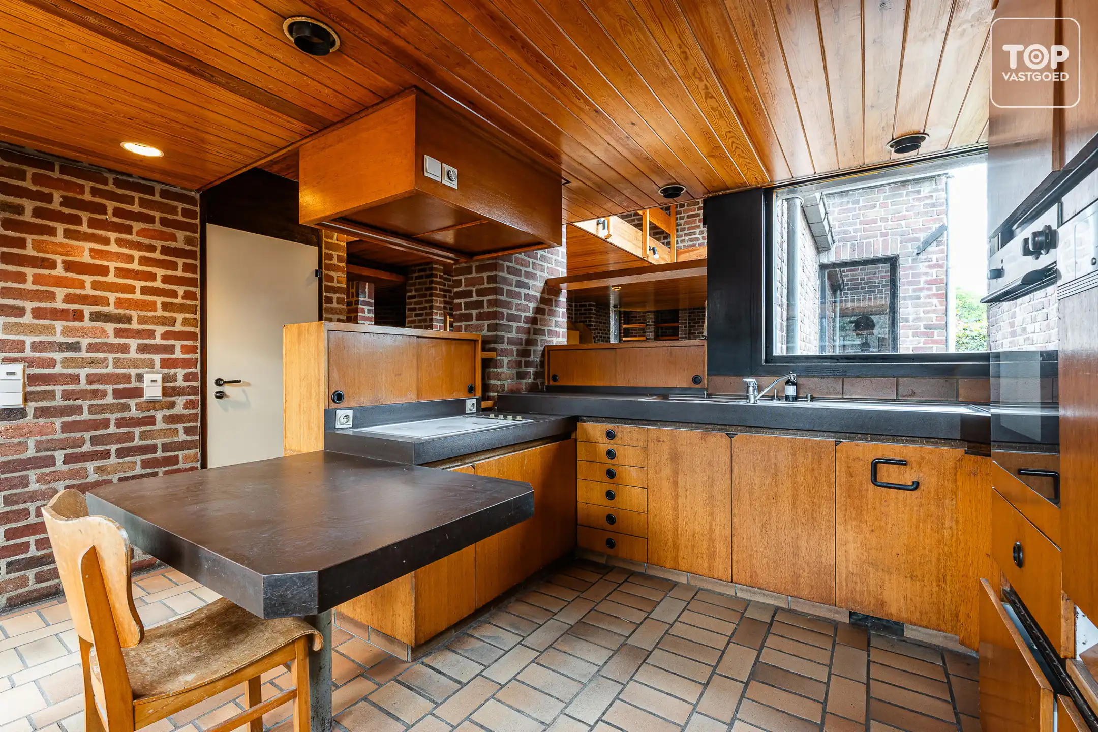 Architecturale woning met 4 slaapkamers en dubbele garage foto 9