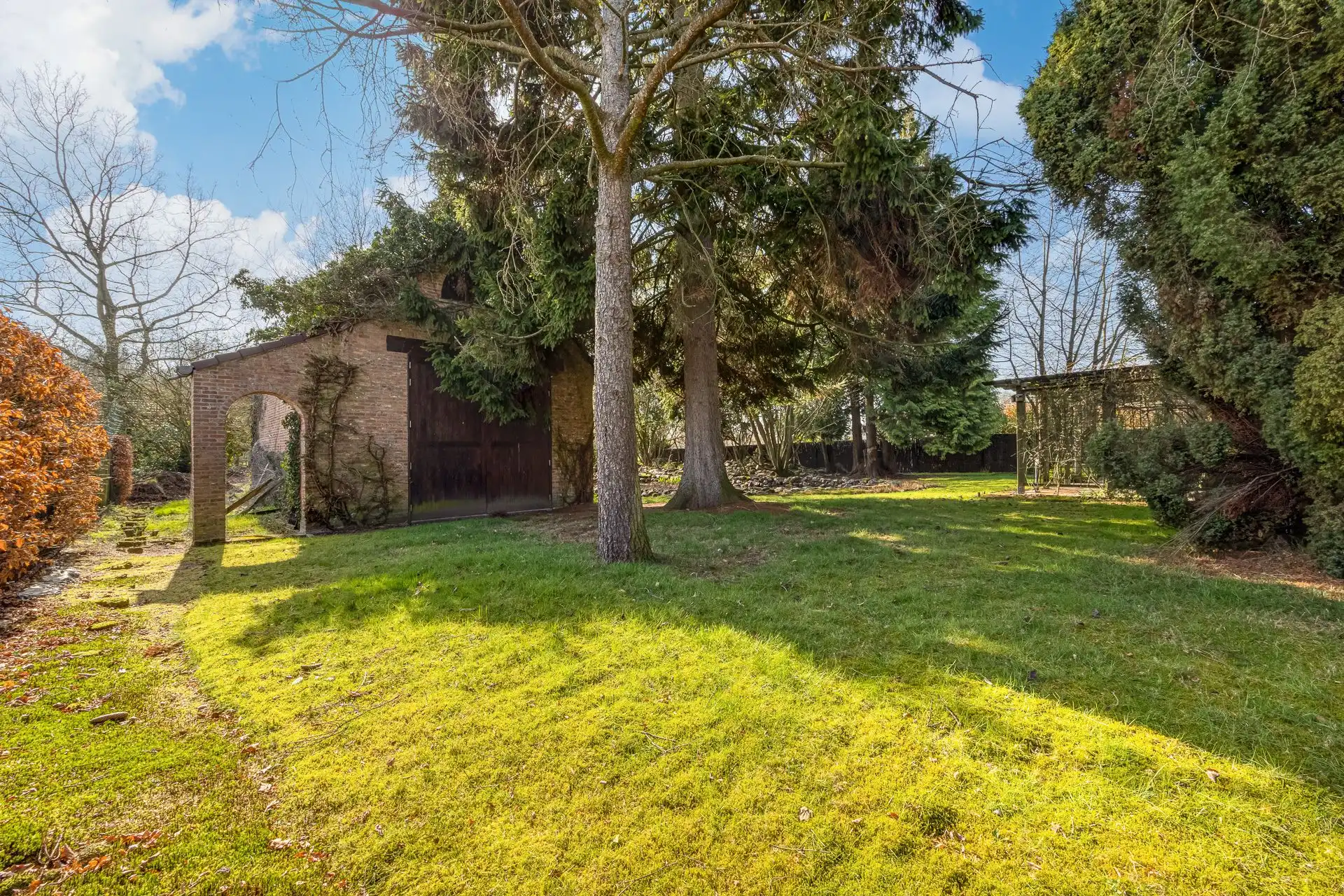 Landhuis met 4 slaapkamers en bijhuis op 1.850 m² foto 2