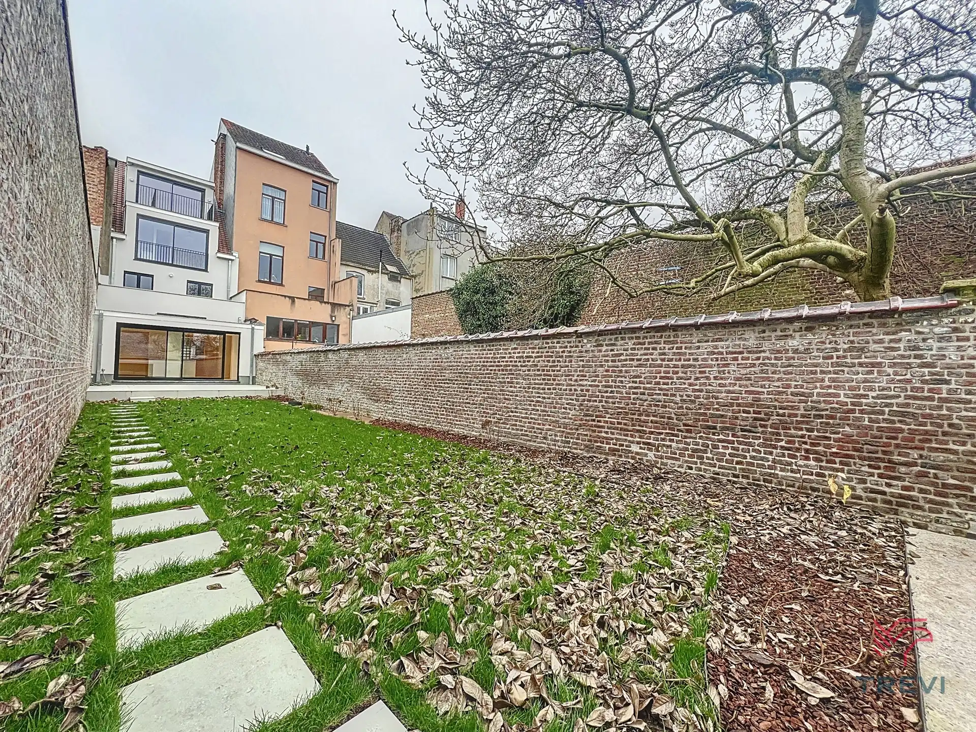 Schitterend huis met 5 slaapkamers en tuin  foto 29