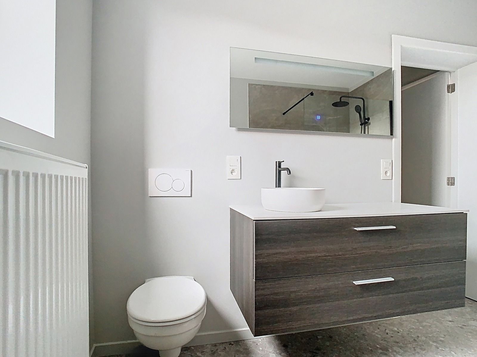Instapklare woning met authentieke charme in hartje Aalst! foto 12