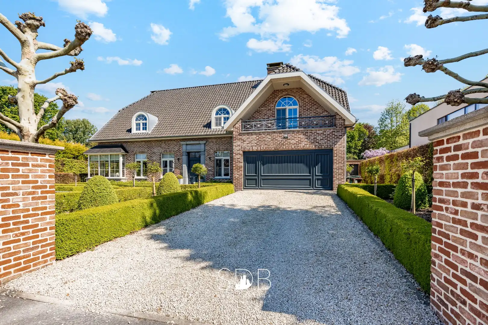 Prachtige stijlvolle woning met bijgebouwen, buitenpiste en graslanden  foto 36