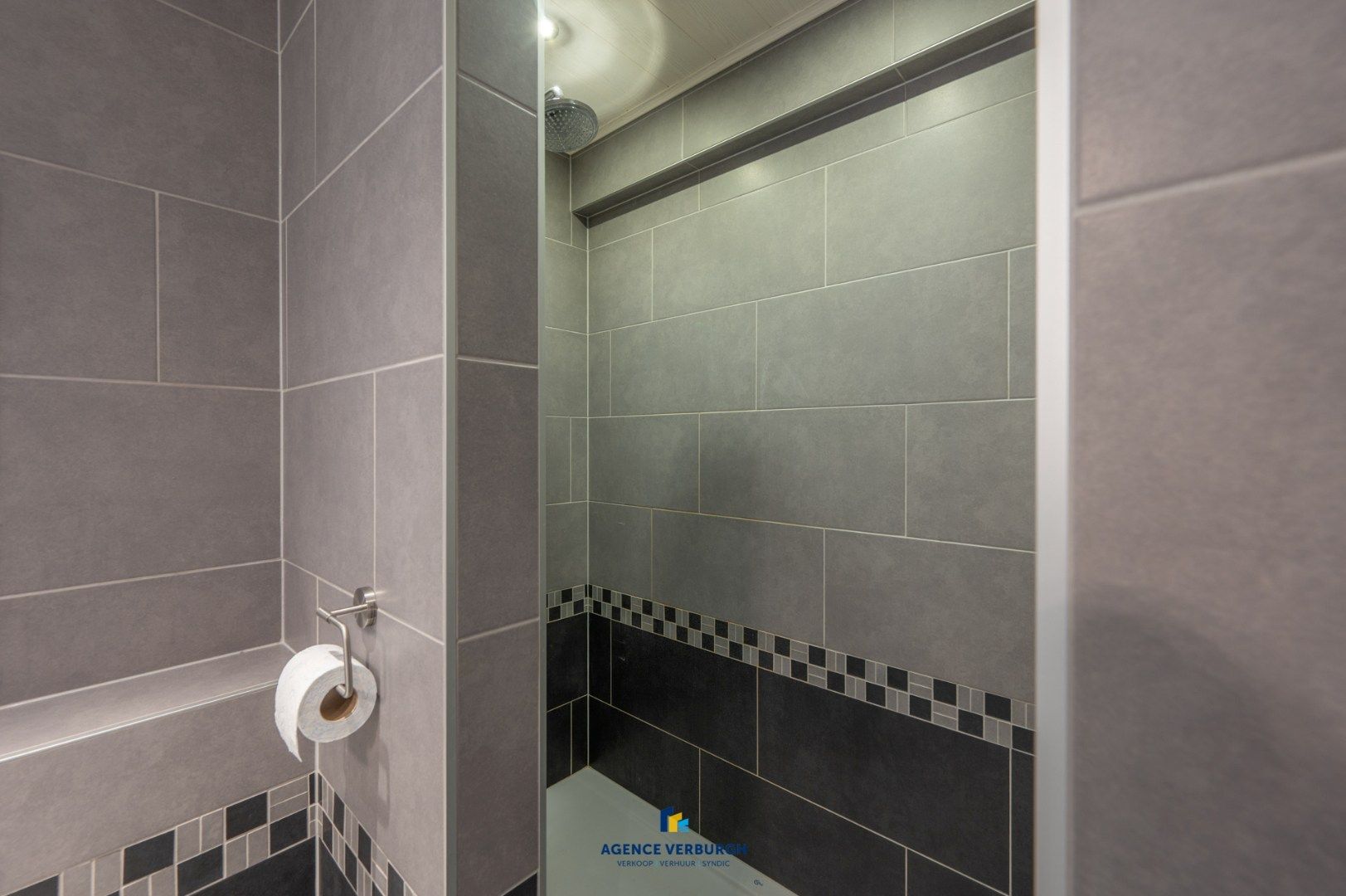 Lichtrijk 2-slpk appartement foto 17