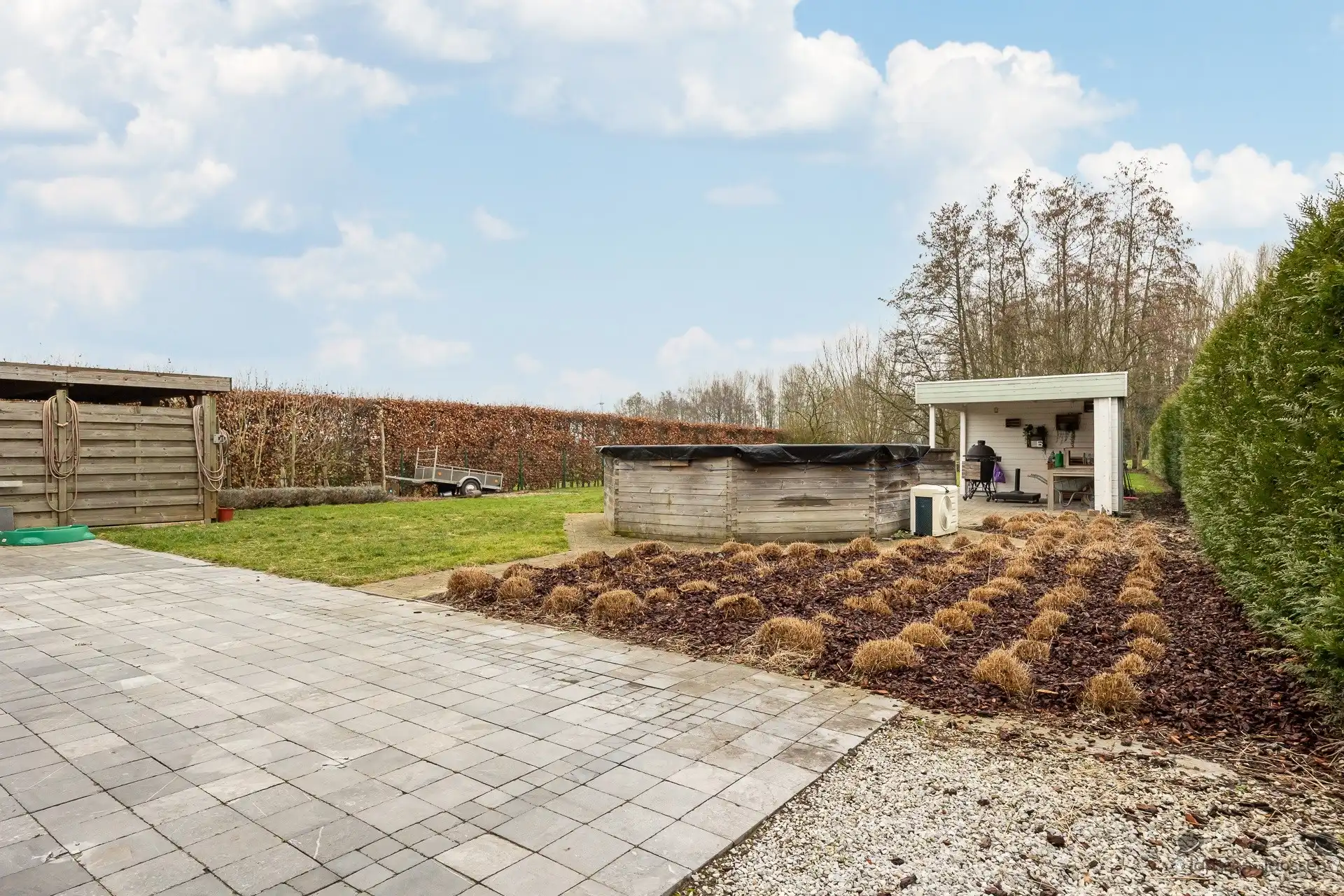 Gerenoveerde boerderij met landelijk zicht foto 27