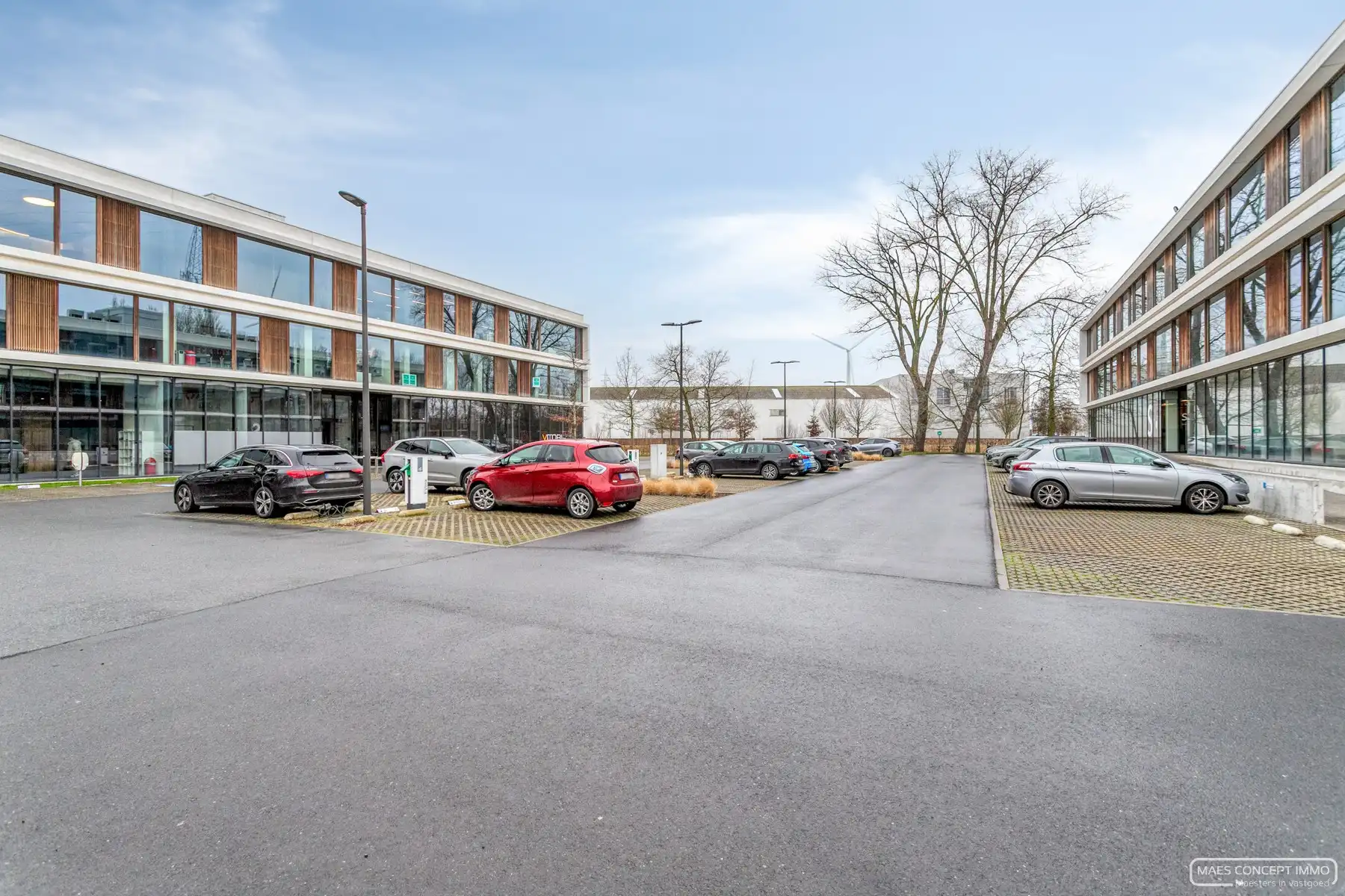 Kantoorruimte 195 m² te huur vlakbij E17 te Zwevegem foto 5