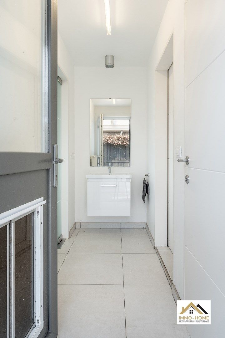 Instapklare bungalow op een perceel van bijna 70 are nabij het centrum van Lochristi! foto 24