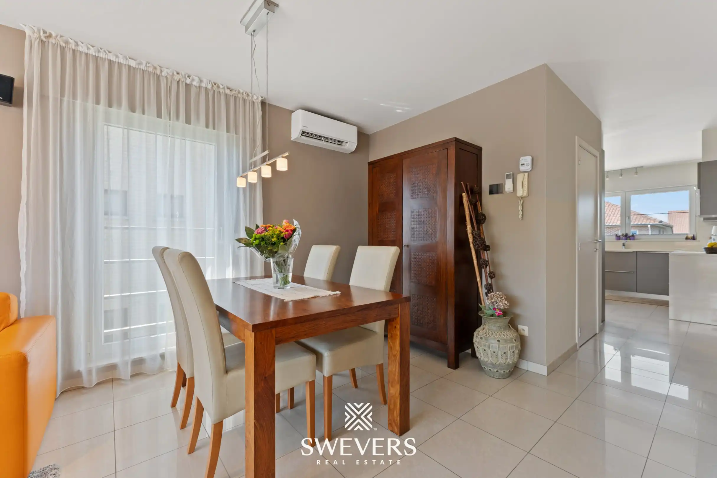 Instapklaar, lichtrijk duplex-appartement met ruim terras in hartje Helchteren foto 10