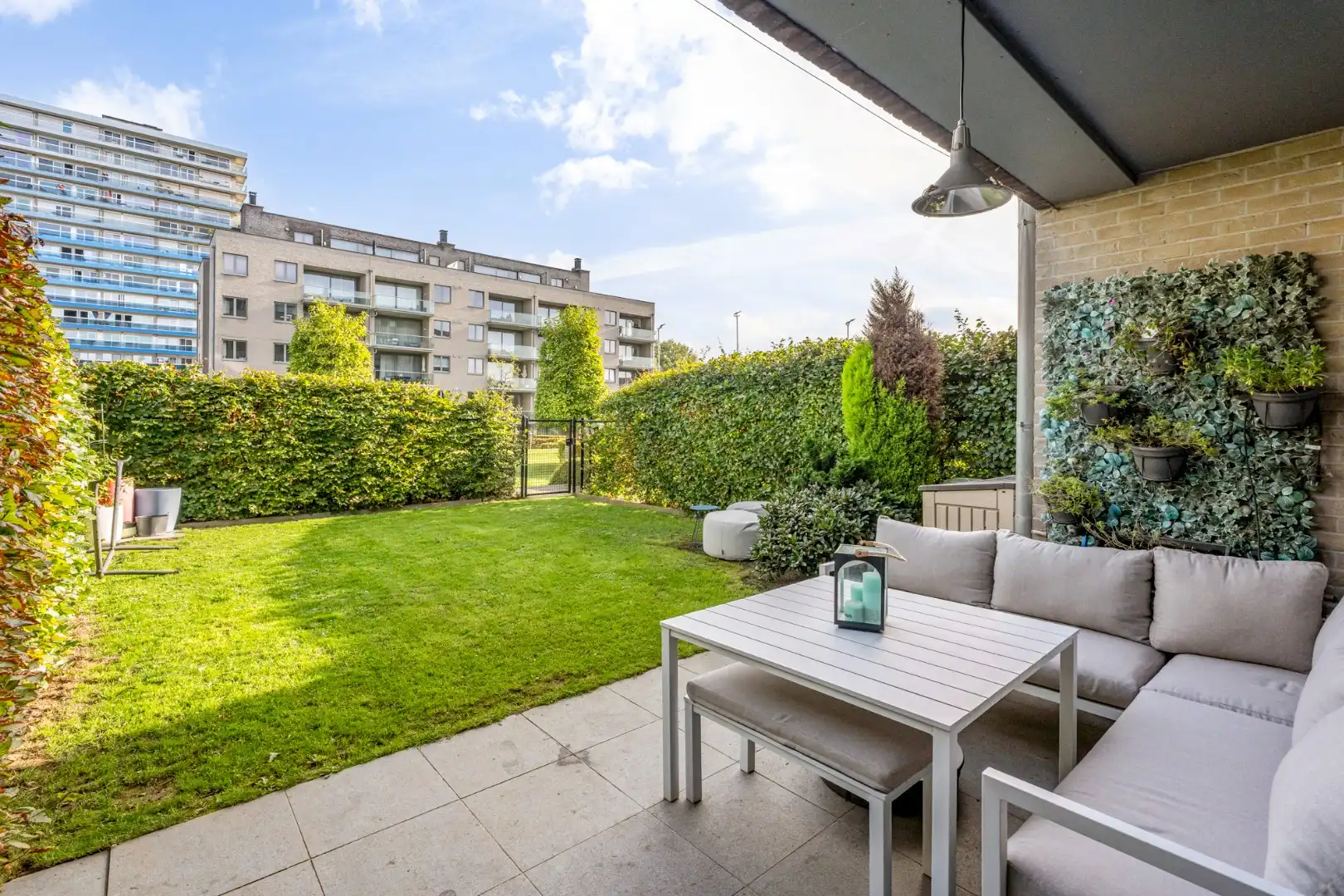 Gelijkvloers appartement (105m²), 2 slpk, tuin/terras, autostaanplaats + kelderberging foto 6