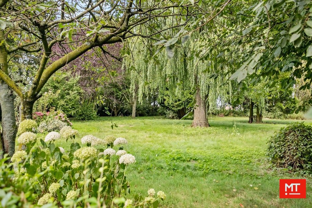 CHARMANTE WONING MET EEN PRACHTIGE TUIN OP EEN LANDELIJKE LOCATIE TE BESELARE foto 4