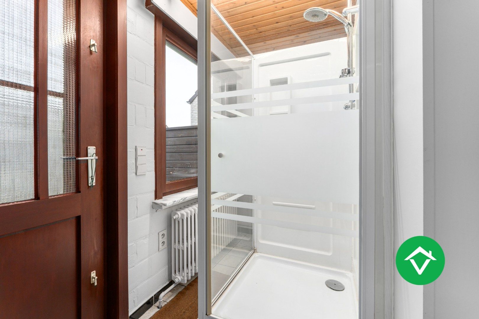 Alleenstaande woning met 4 slaapkamers te Eernegem foto 14