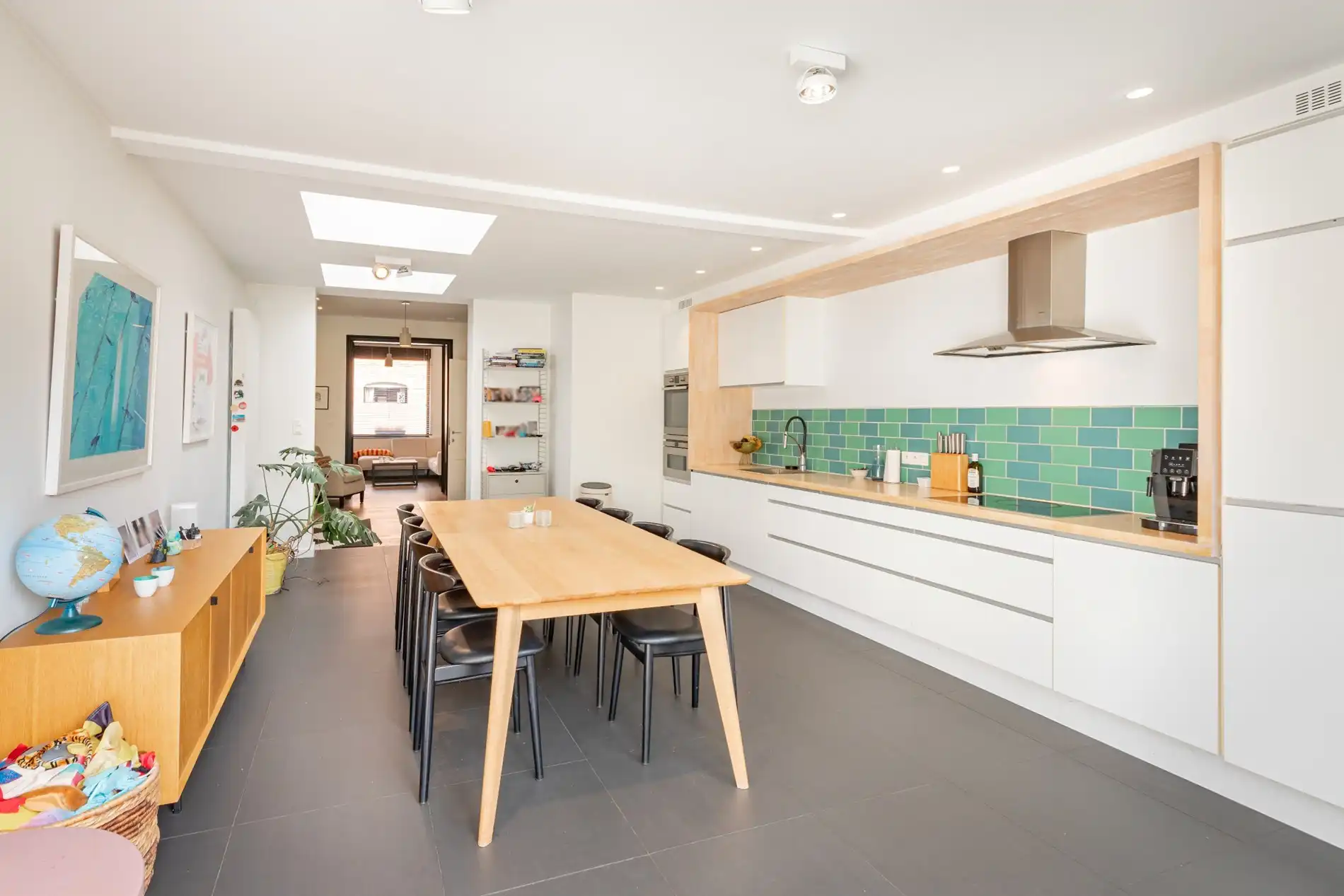 Knap ingerichte woning met heerlijke tuin! foto 5