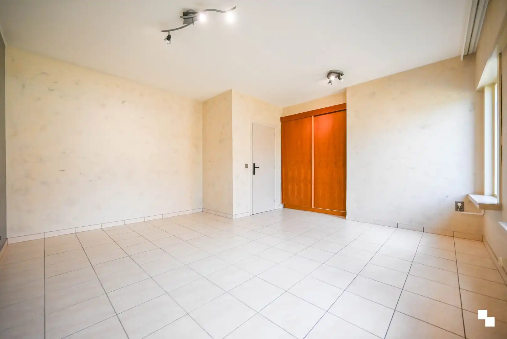 Woning met loods in Oostrozebeke foto 17