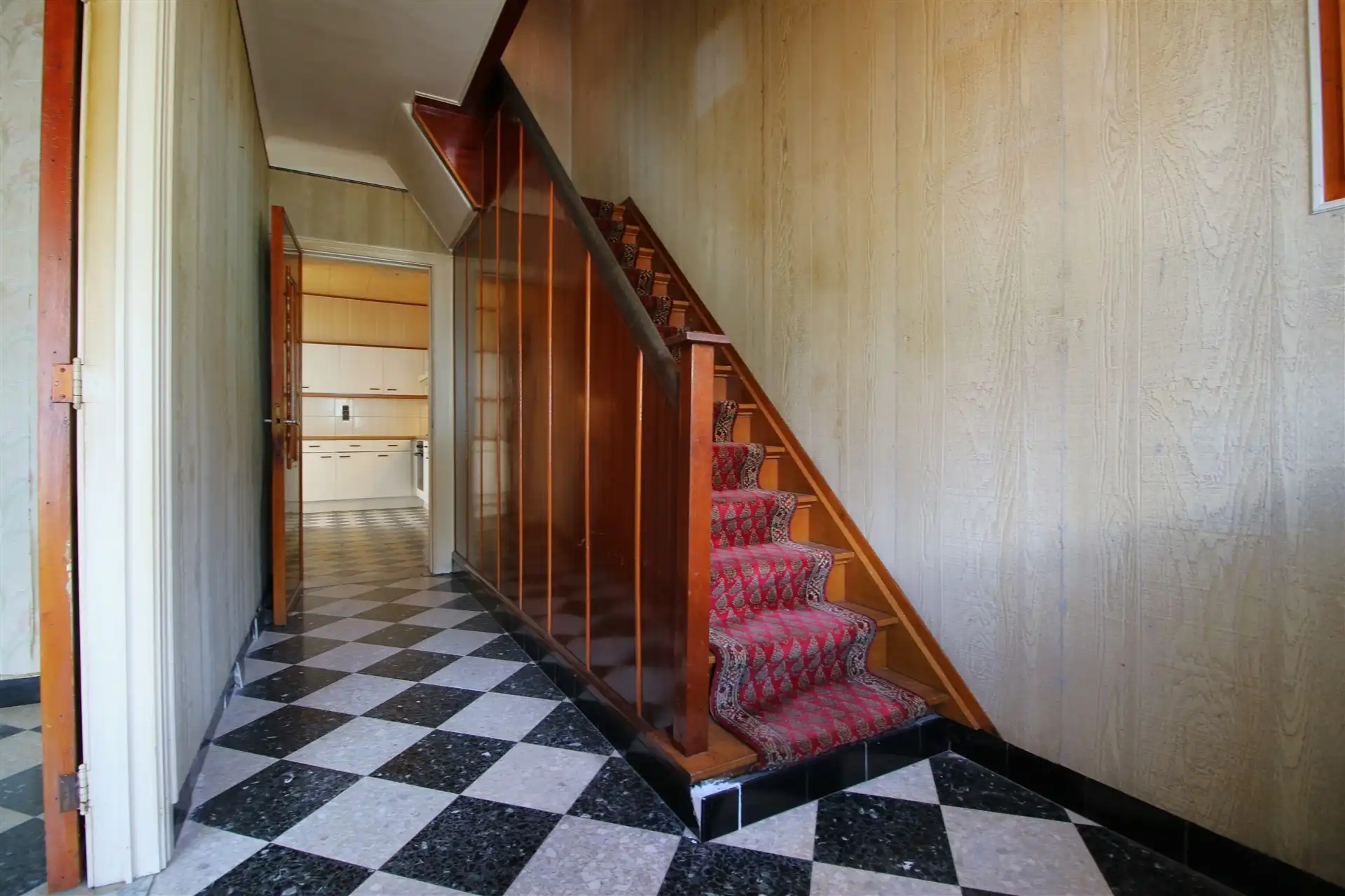 Te renoveren woning in doodlopende straat foto 14