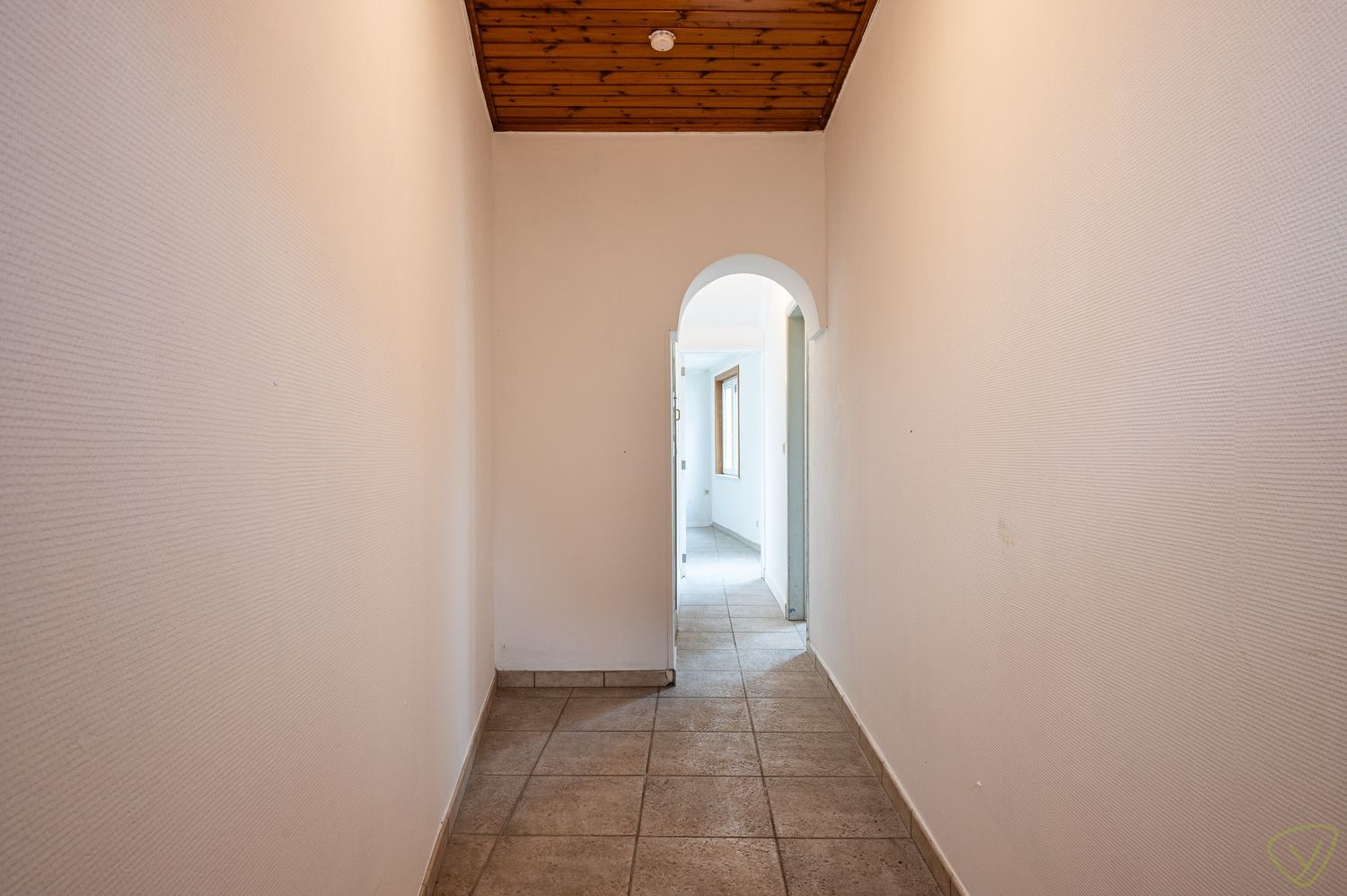 Te renoveren starterswoning met een verrassende tuin op een boogscheut van het centrum foto 17