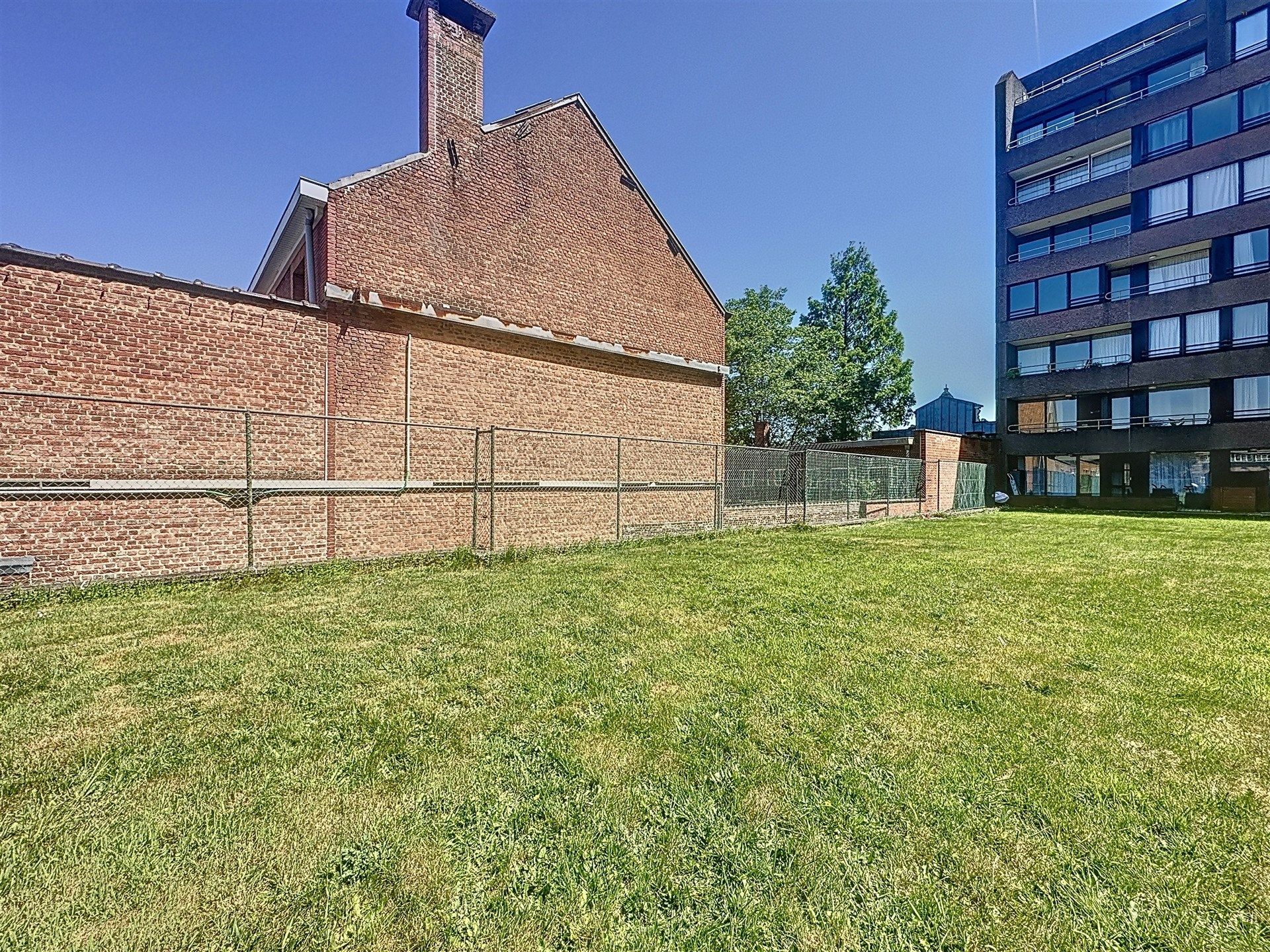 Recent appartement met 2 slaapkamers, 2 terrassen en een grote gemeenschappelijke tuin op toplocatie! foto 17