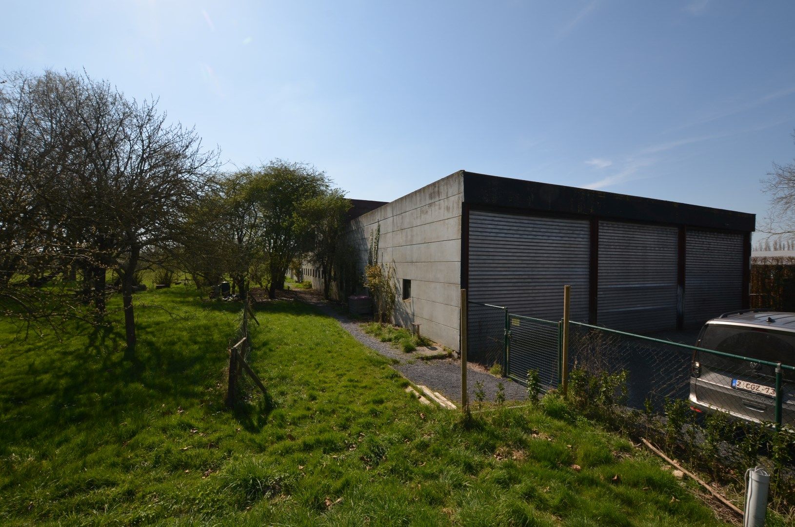 Loft met grote garage en tuin foto 23