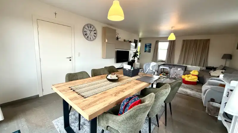 Ruime duplex met 2 slaapkamers en terras foto 4